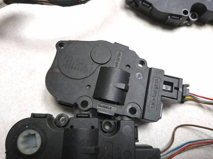 2008 BMW 128i HVAC Heater Flap Vent Motor Actuator W/ Wire Harness OEM