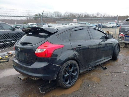 2013 Ford Focus St Seat Front & Rear Recaro OEM