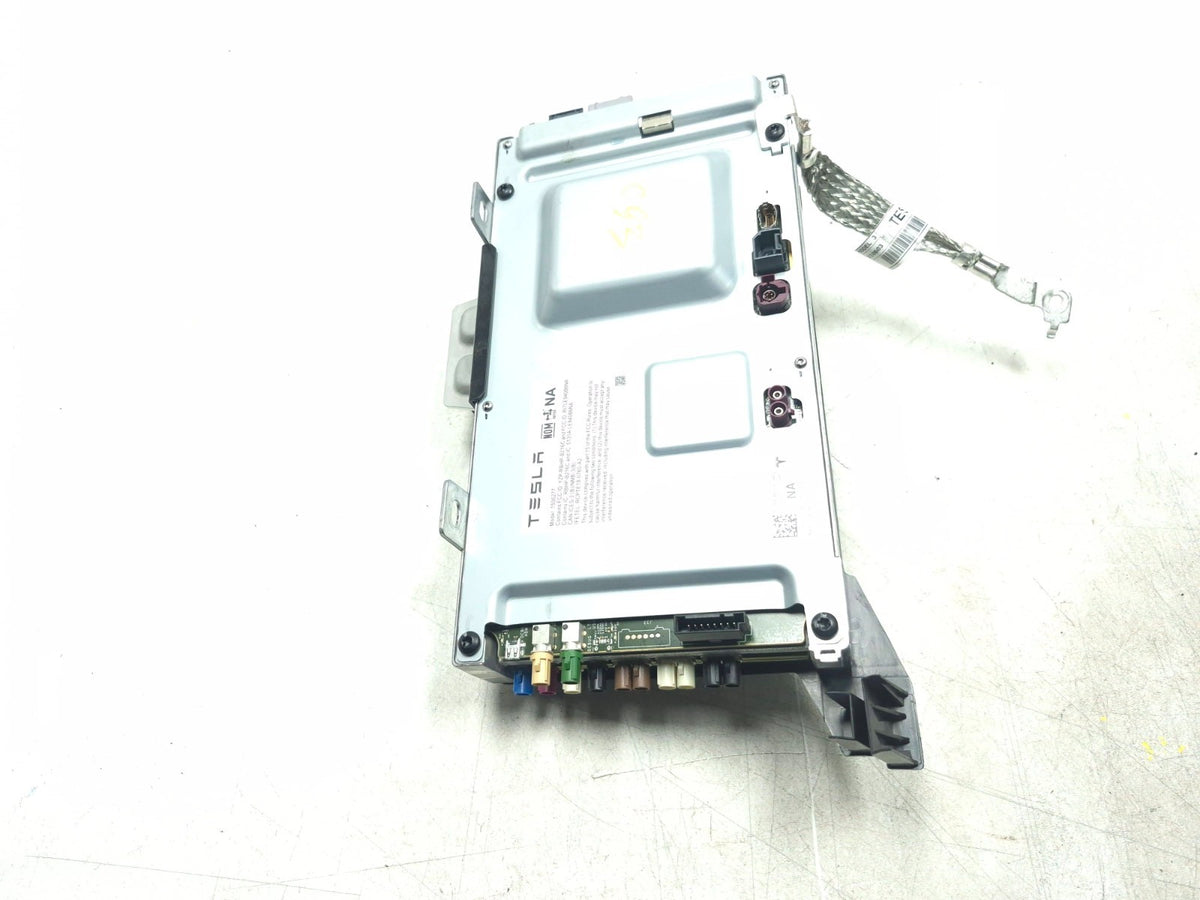2021 Tesla Model 3 Mcu Media Control Module OEM 1566786-00-e OEM