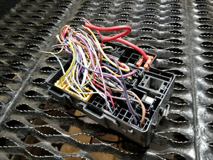 2010 Ford Mustang 4.0l Engine Bay Fuse Box OEM