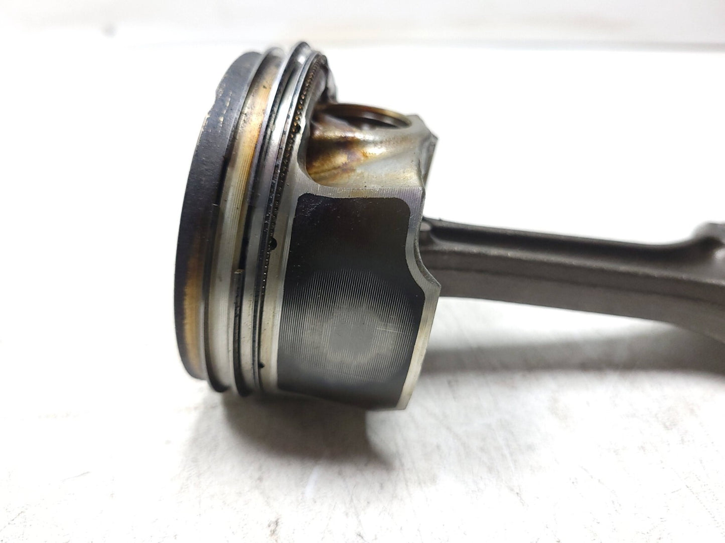 2009 Audi A4 Quattro Piston W/ Connecting Rod 4pcs  2.0t OEM