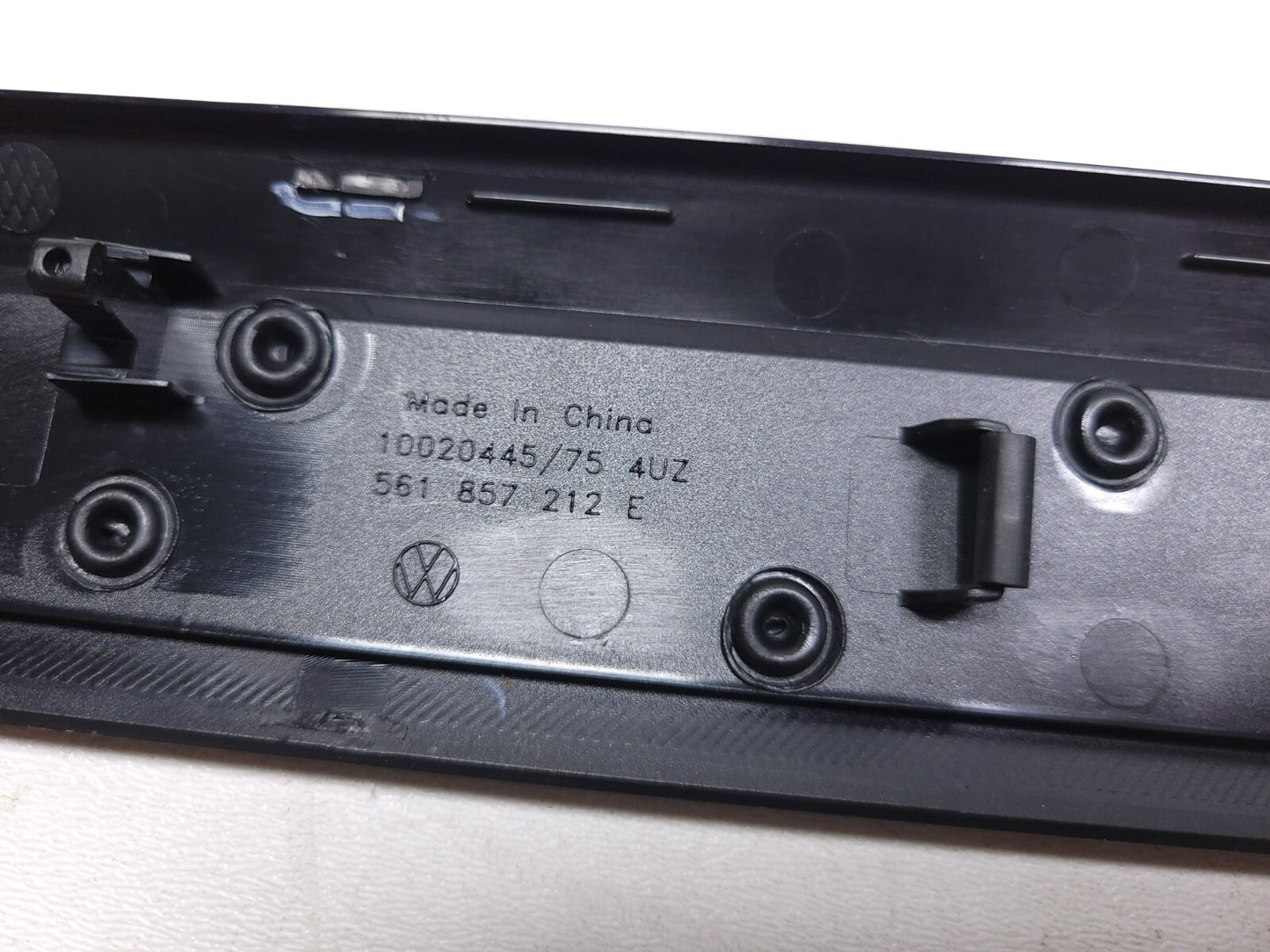 2017 Volkswagen Passat Dashboard Center Radio Bezel Trim Panel OEM