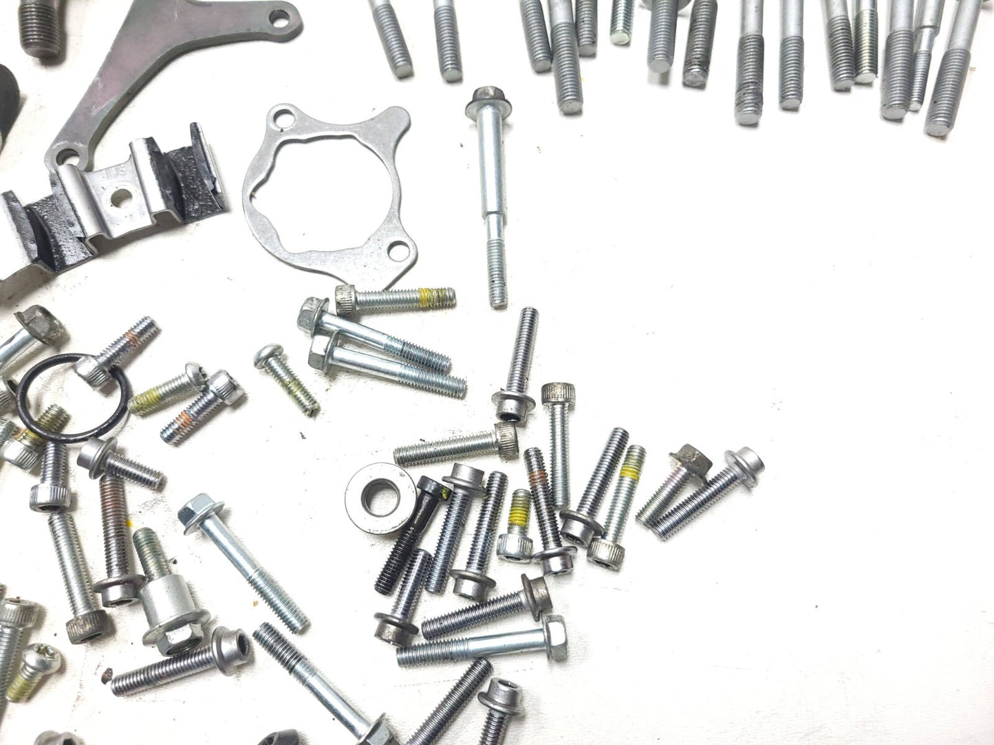 2022-2024 Yamaha Yzf-r7 Yzfr7 Engine Misc Bolt Hardware Screw OEM