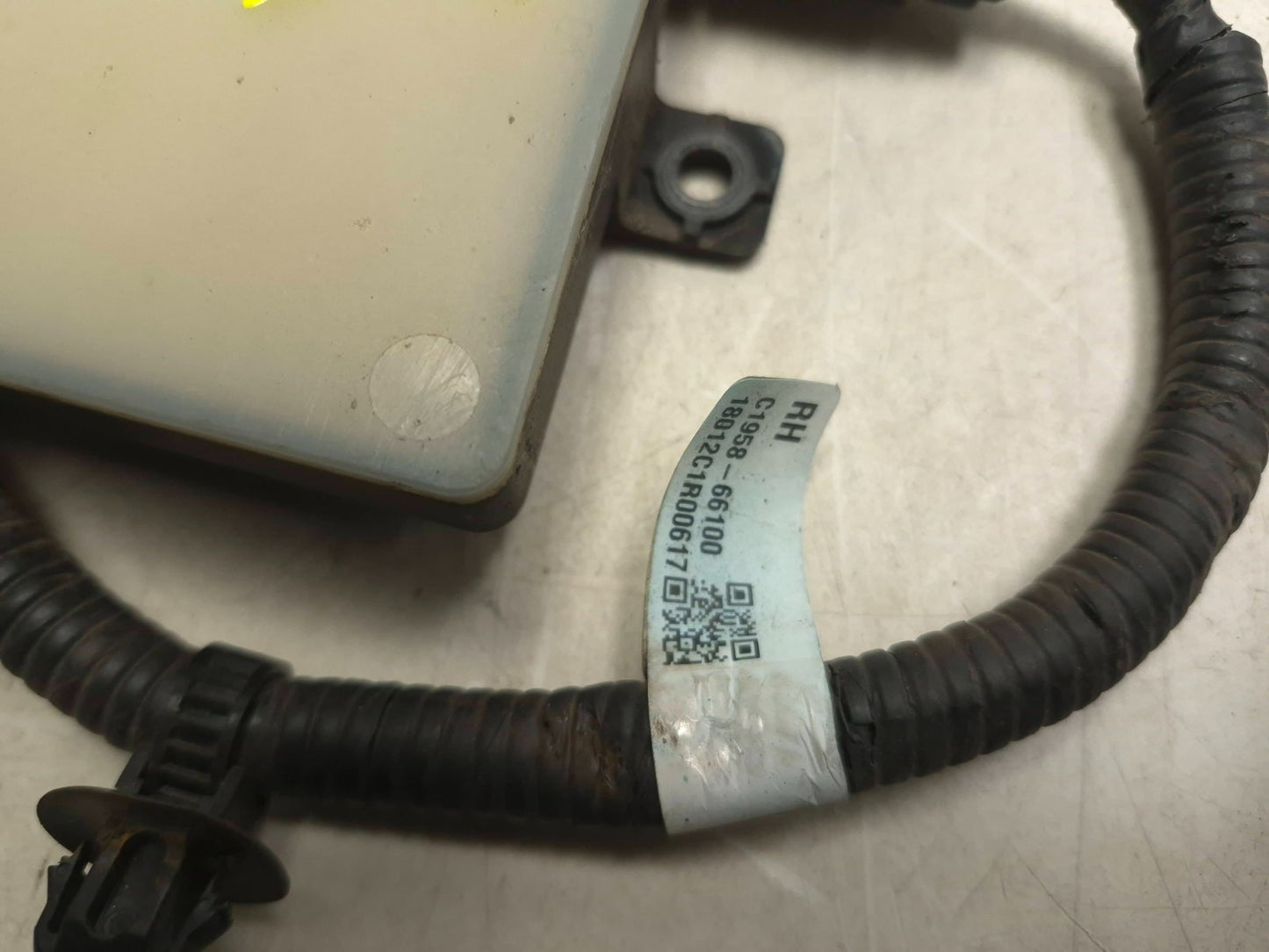 2018 Hyundai Sonata Blind Spot Sensor Rear Passenger Side OEM 45k Miles