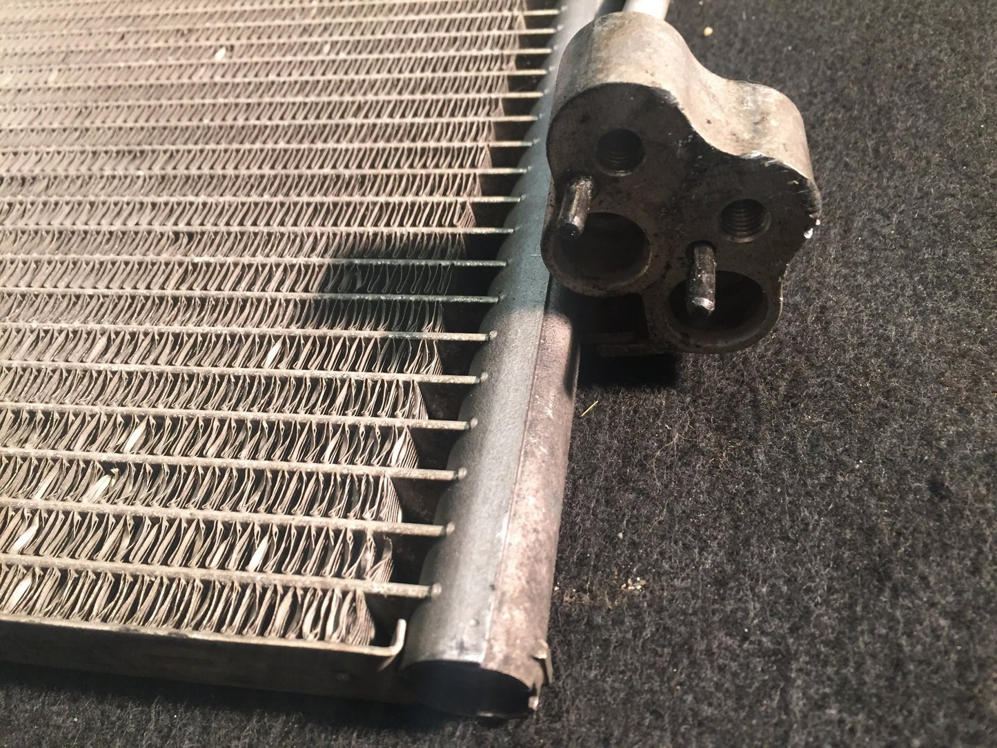 02 03 04 05 BMW 745i E65 AC A/c Radiator Condenser 8379885 OEM