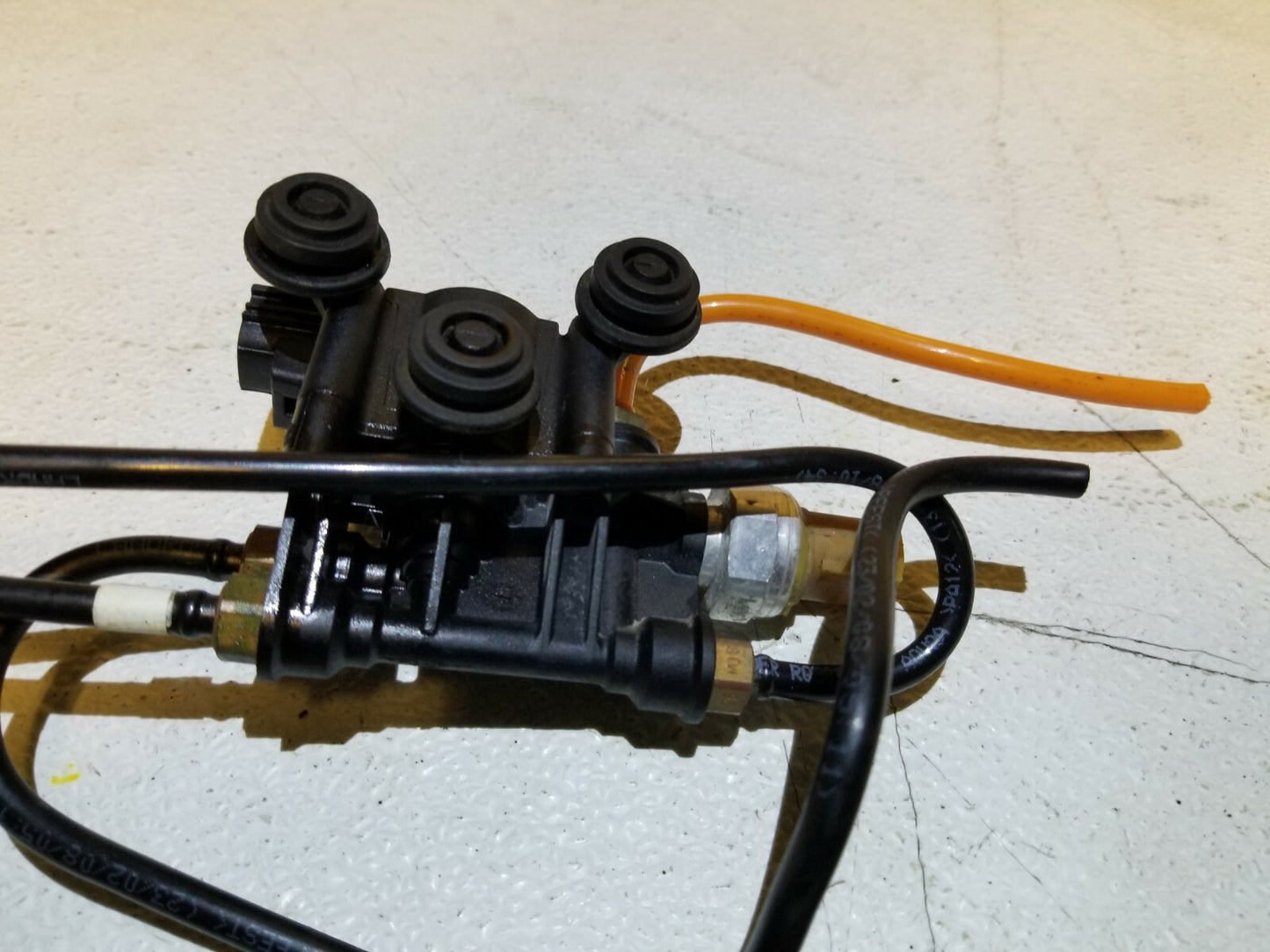 2009 Range Rover Sport Air Suspension Pressure Relief Valve OEM