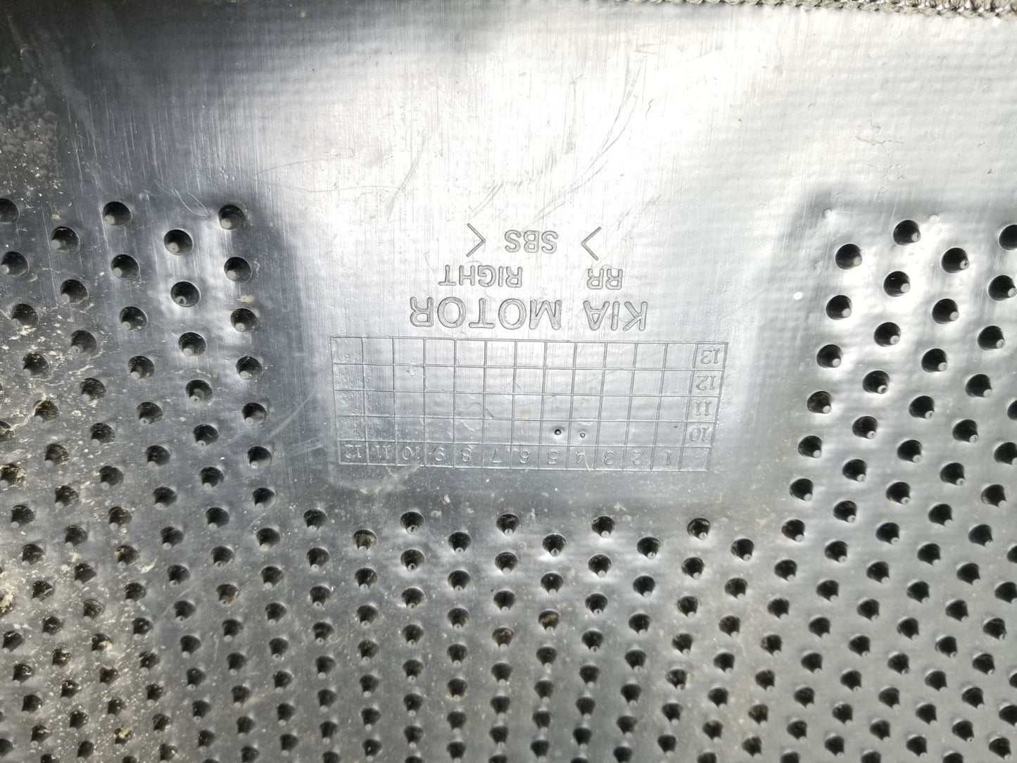 2011 - 2013 Kia Sportage Floor Mat Carpet Rear Left & Right OEM