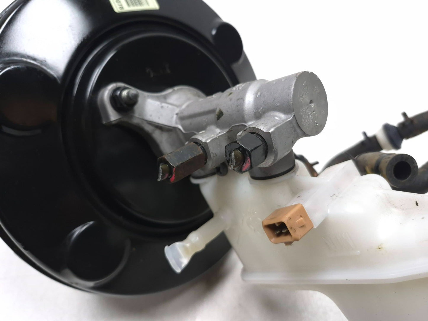 2014 Hyundai Accent Brake Booster With Brake Master Cylinder And Reservoir OEM