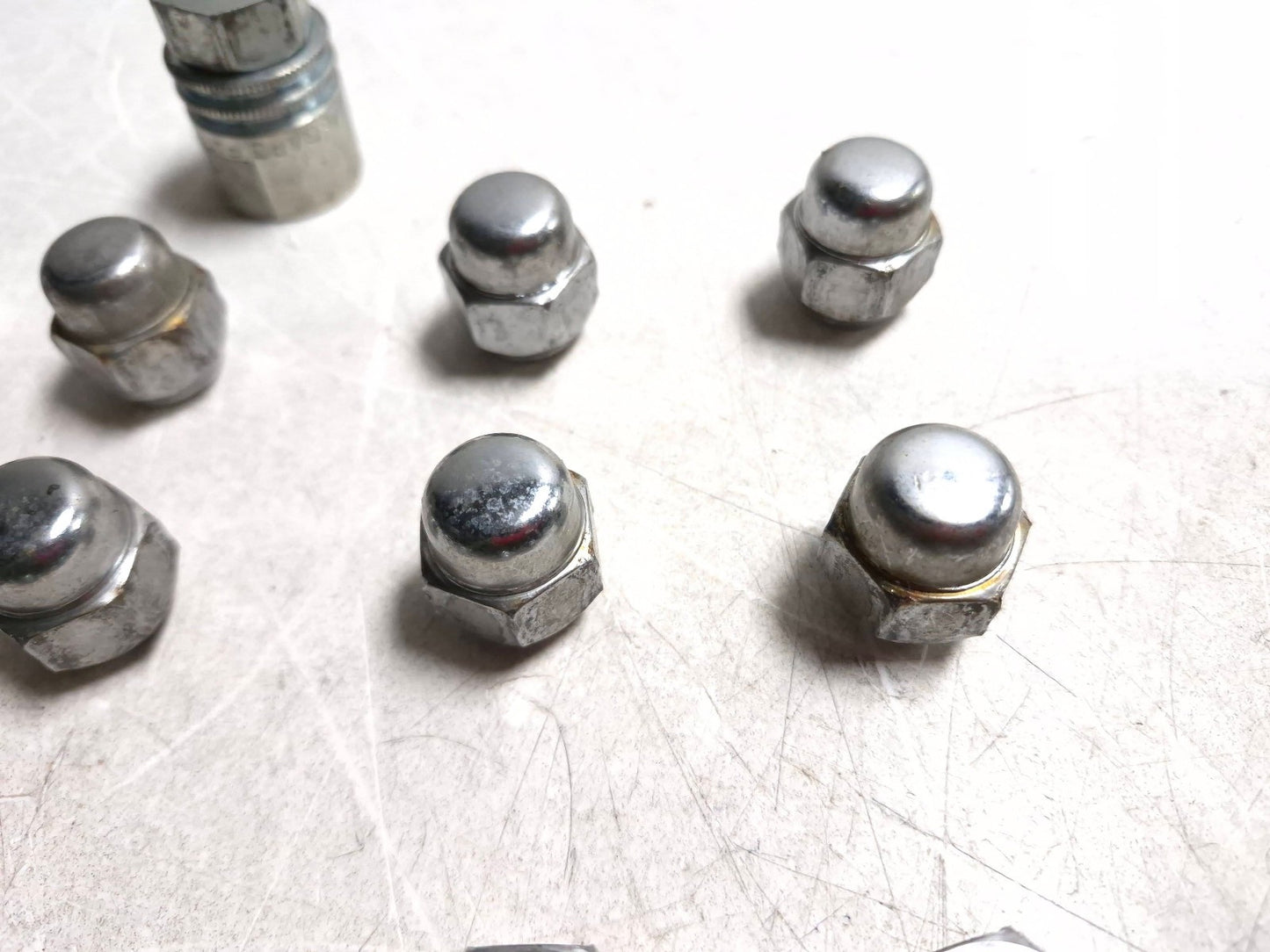 2010 Nissan Maxima Wheel Lug Nut OEM 40224-zp50a