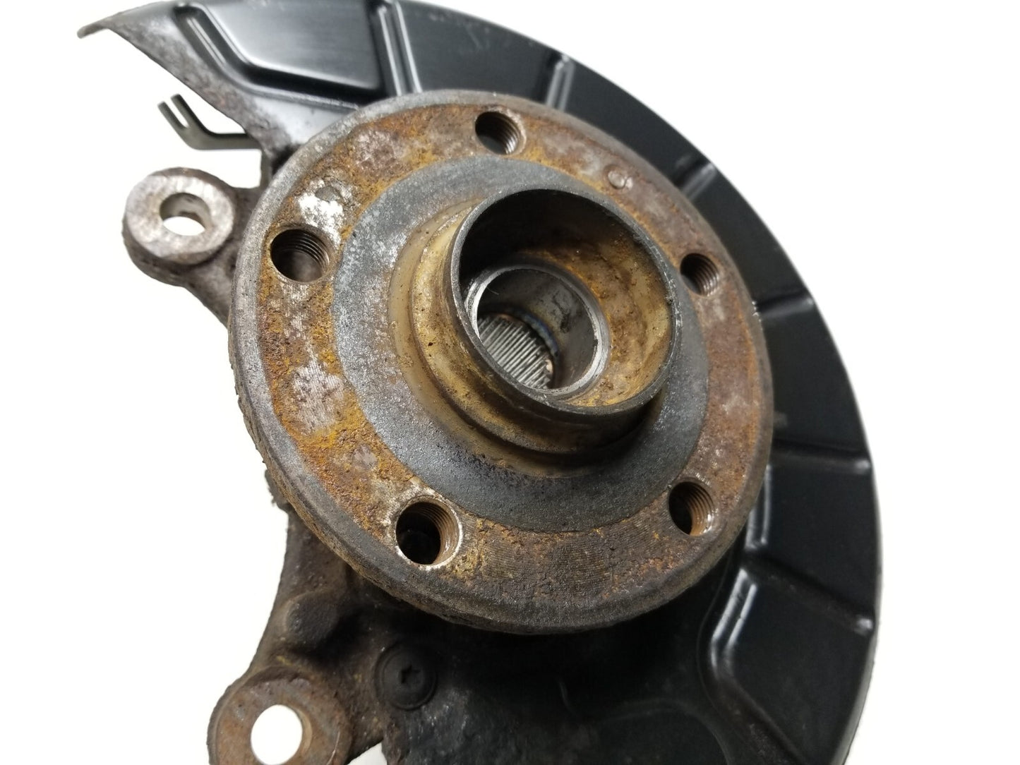 2011 Volkswagen Tiguan Front Spindle Knuckle Wheel Hub Driver Side Left OEM