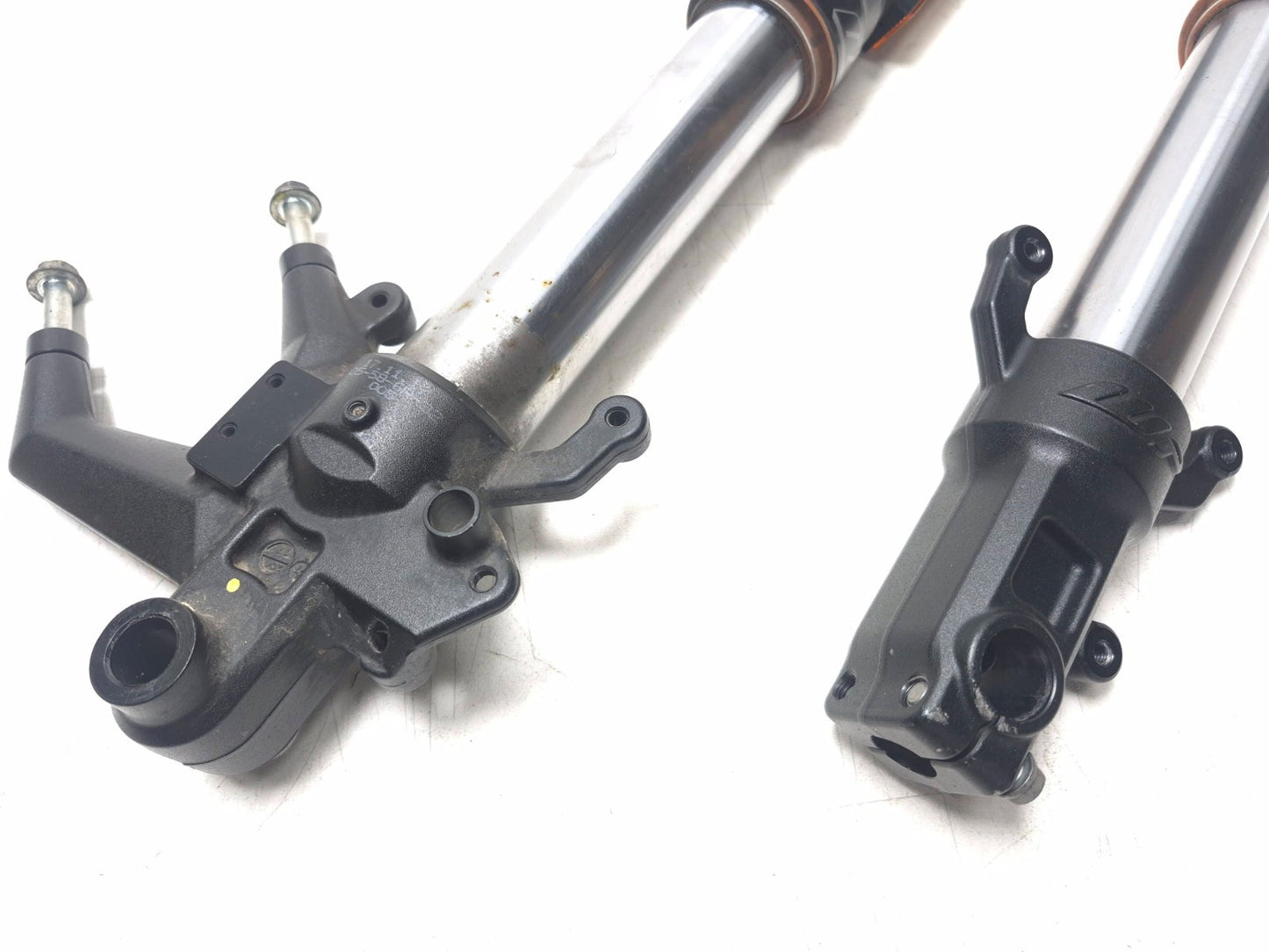 2018 Husqvarna Svartpilen 401 Front Fork Suspension Damper Left & Right Pair OEM