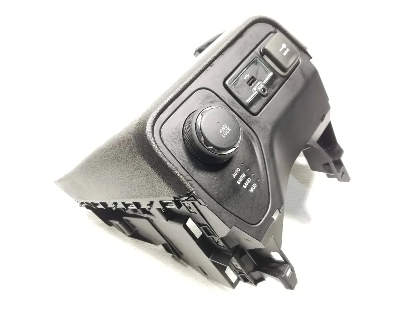 2015 Jeep Renegade 4wd Lock Aux Usb Socket Panel OEM