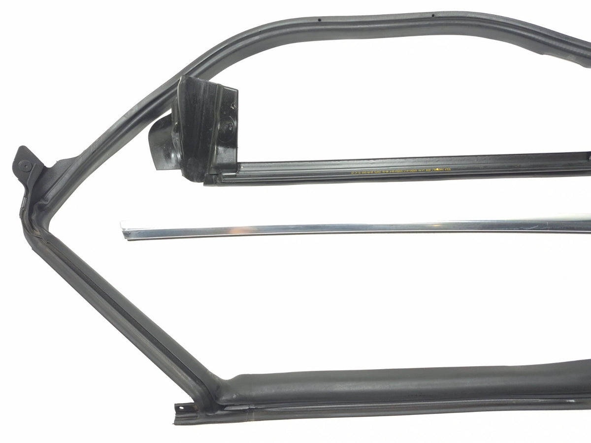 2020 Tesla Model 3 Rear Door Seal & Belt Molding Passenger Side 3 Pcs OEM