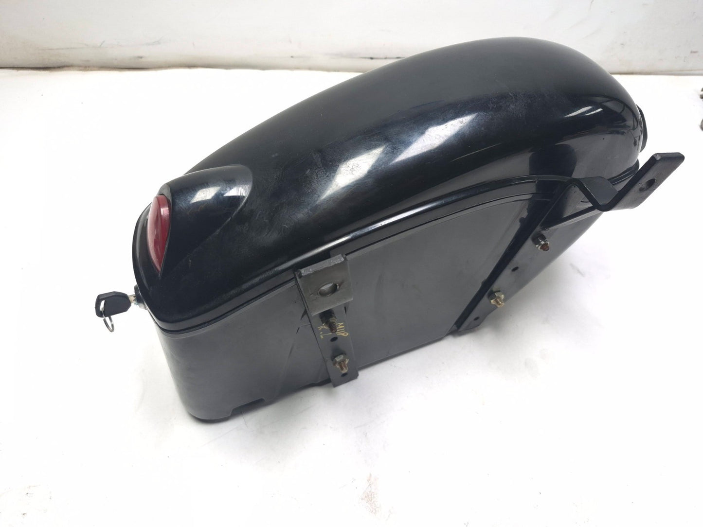 2004 Kawasaki Vulcan 2000 Left Saddlebag Luggage Case OEM