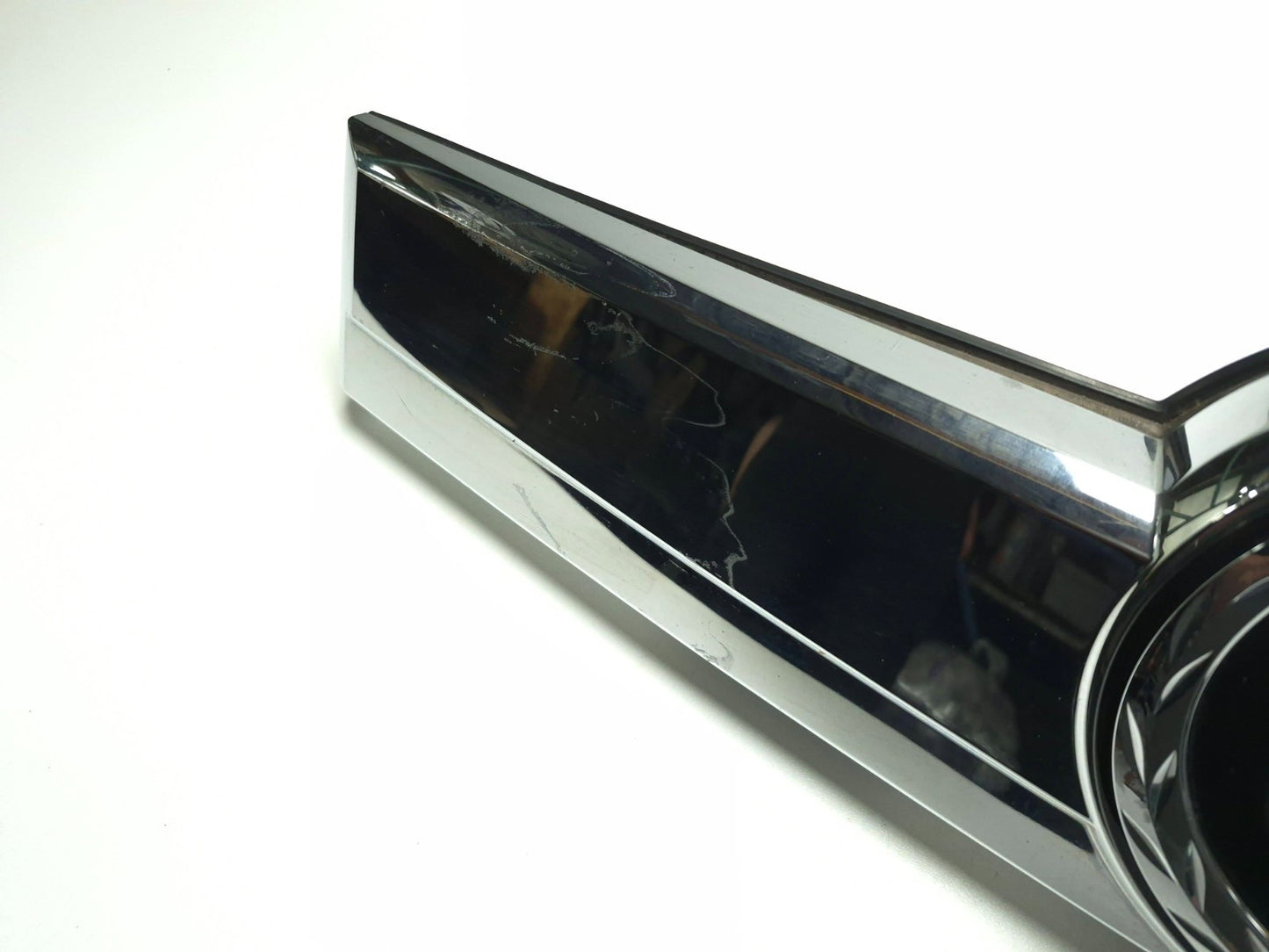 2013 Cadillac Escalade Esv Rear Liftgate Exterior Molding Trim W/ Camera OEM