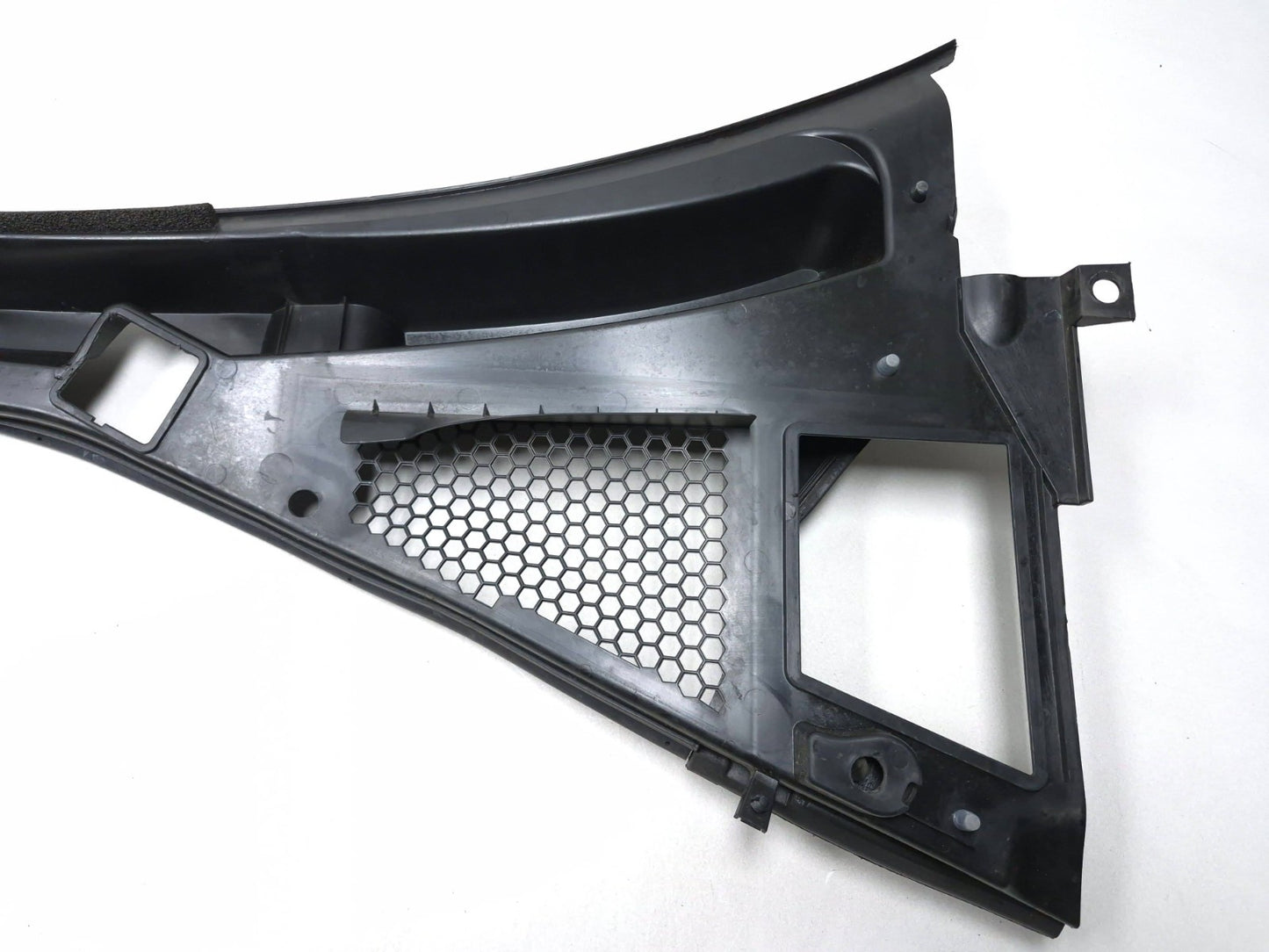 2021 Alfa Romeo Giulia Windshield Cowl Wiper Motor Cover Oem✅