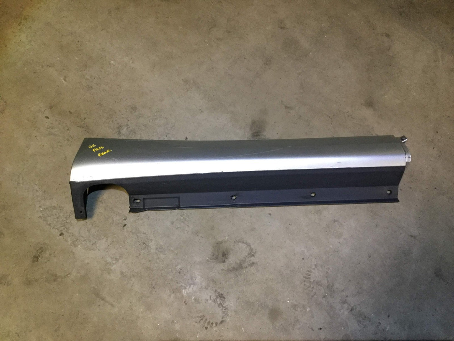 99 00 01 02 03 04 05 Lexus GS300 Rear Right Pass Rocker Panel Molding Trim OEM