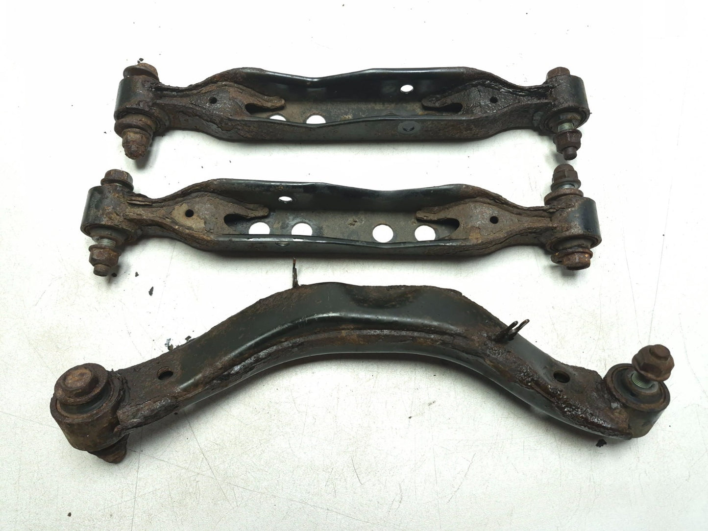 2015 Nissan Juke Rear Lower Control Arm Left & Right W/ Upper Control Arm OEM