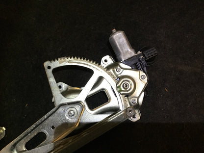 05 06 07 08 09 Toyota Prius Front Right Passenger  Window Regulator & Motor  OEM