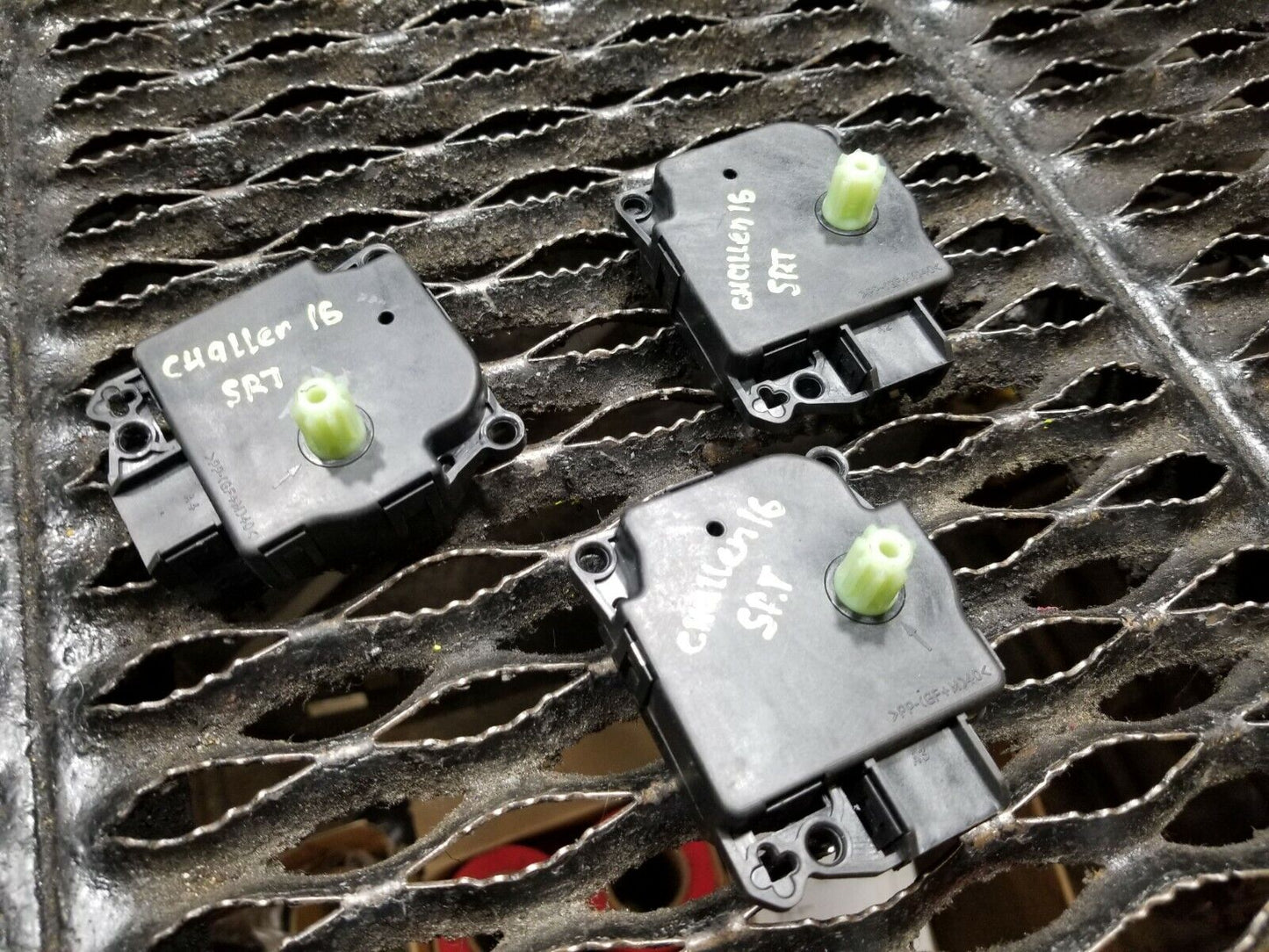 16 17 Dodge Challenger SRT HVAC A/c Heater Flap Servo Actuator Motor Set OEM 12k