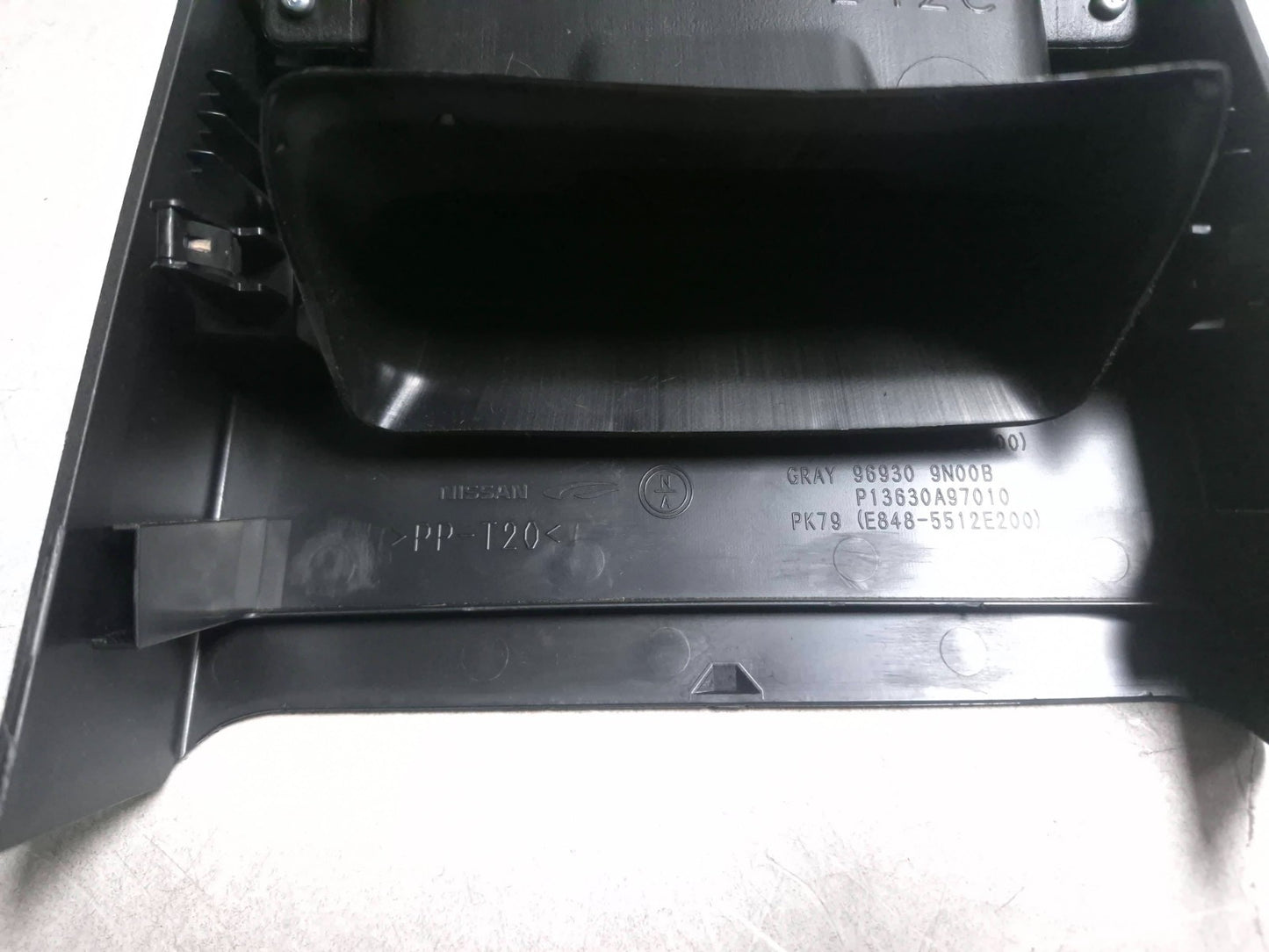 2010 Nissan Maxima Rear Center Console Air Vent Trim & Grille OEM