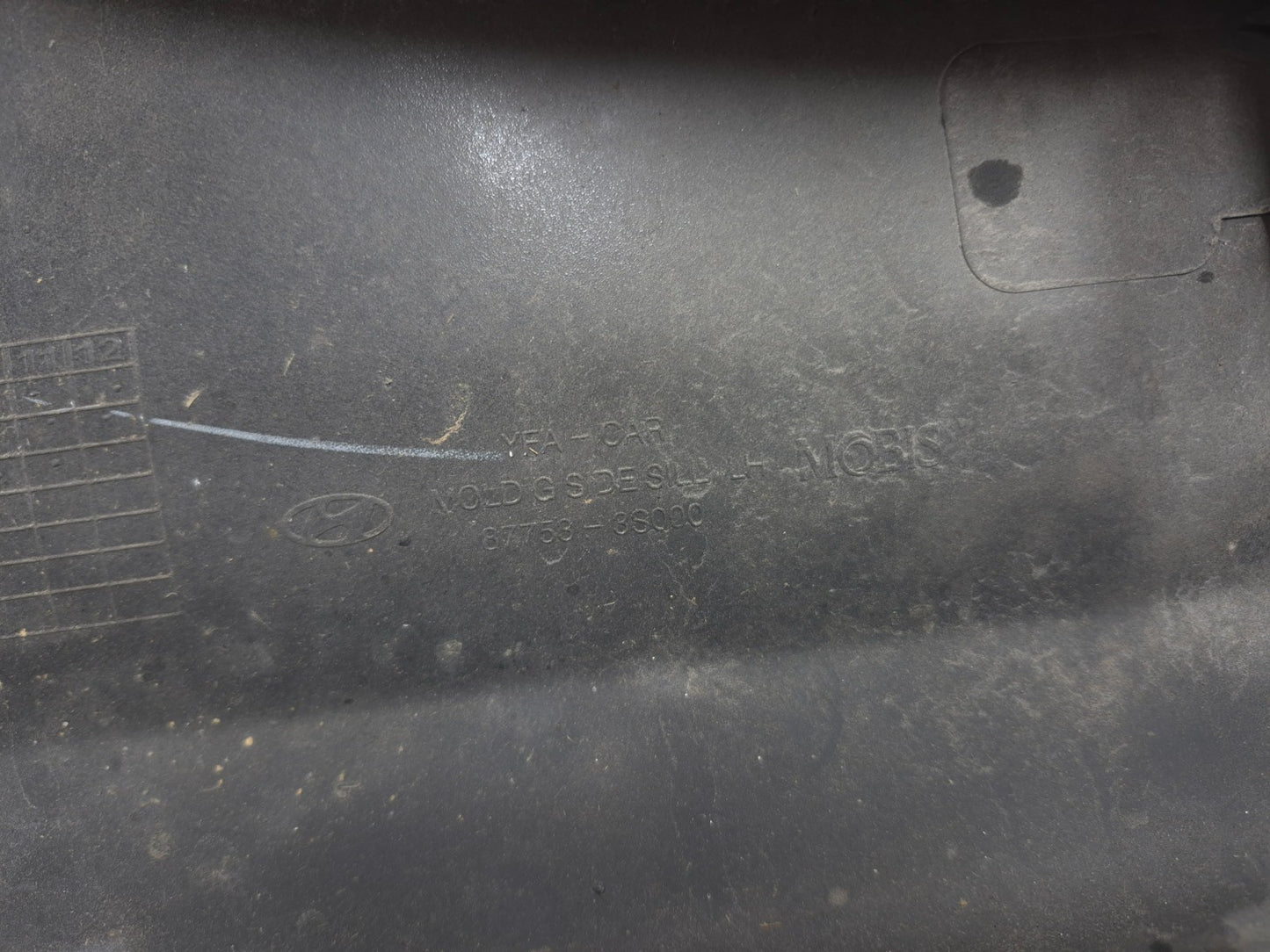 2012 Hyundai Sonata Left Driver Side Skirt Rocker Panel Molding OEM