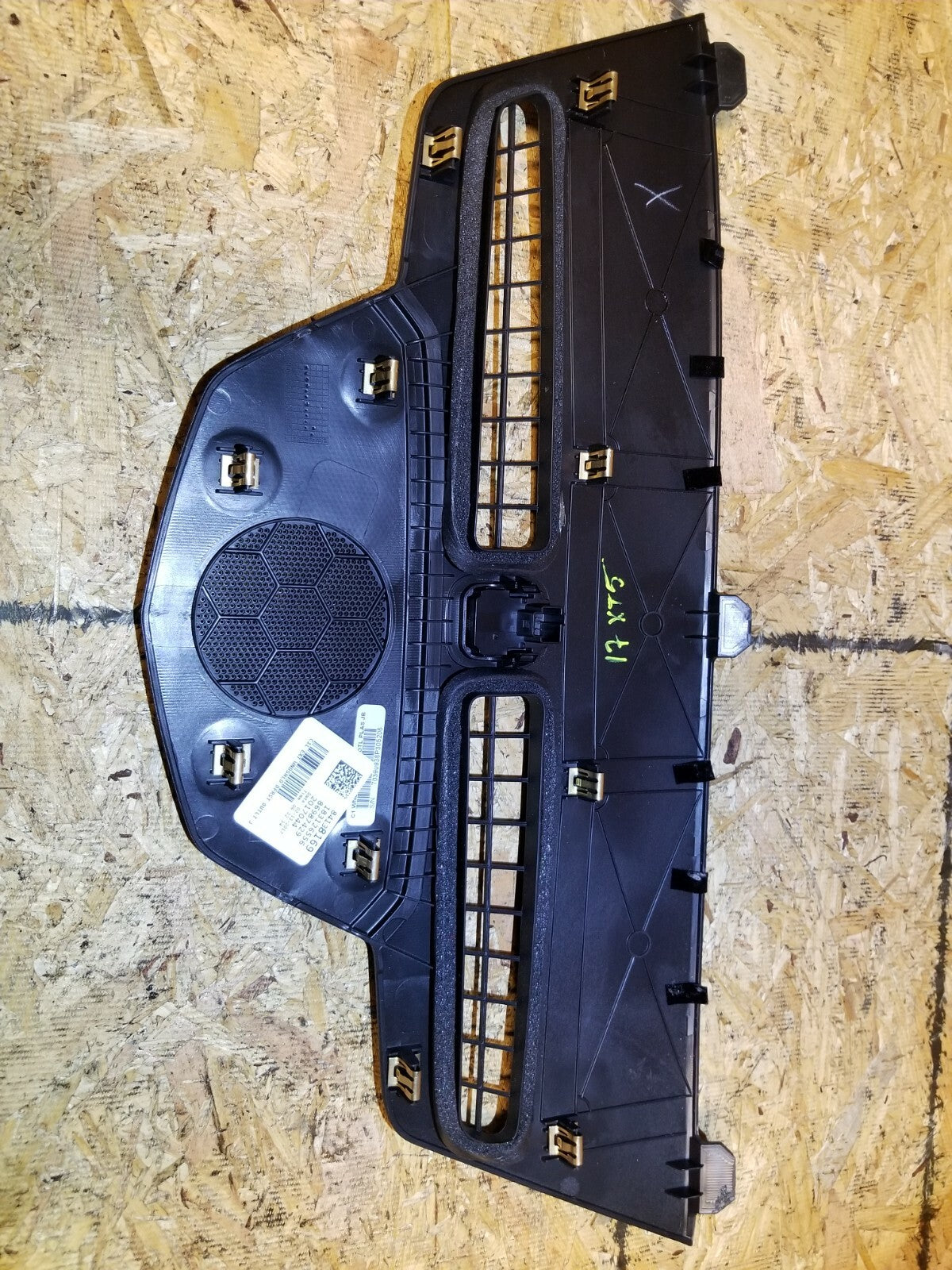 2017 Cadillac Xt5 Dash Defroster Panel Grille OEM