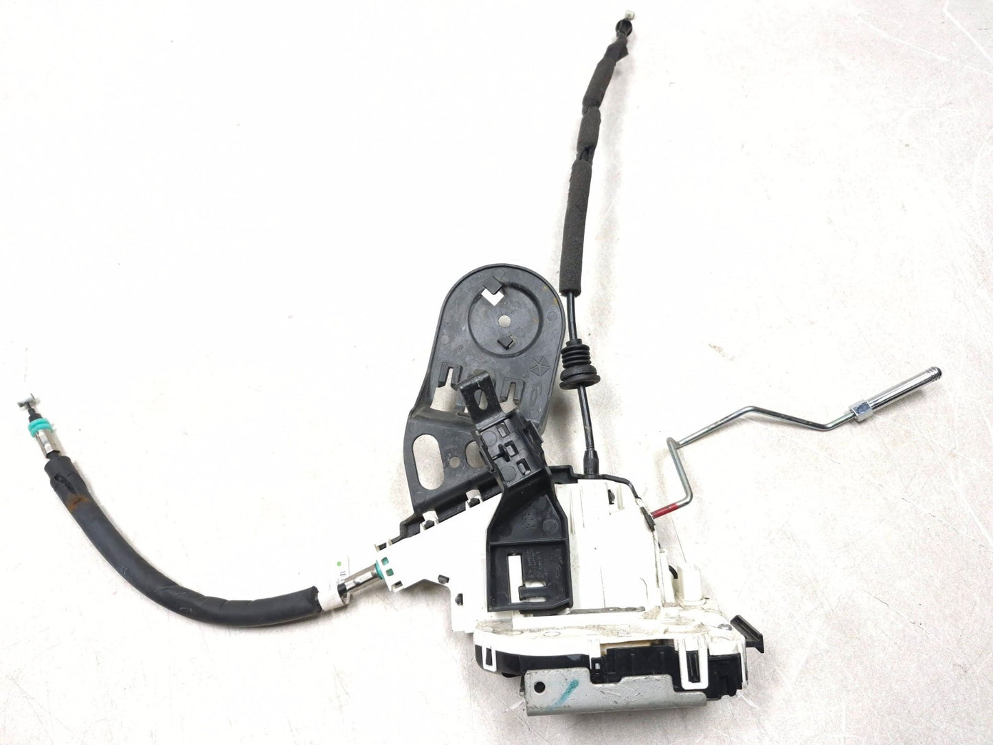 2018 Chrysler 300 Limited AWD Rear Left Driver Side Door Handle Lock Latch OEM