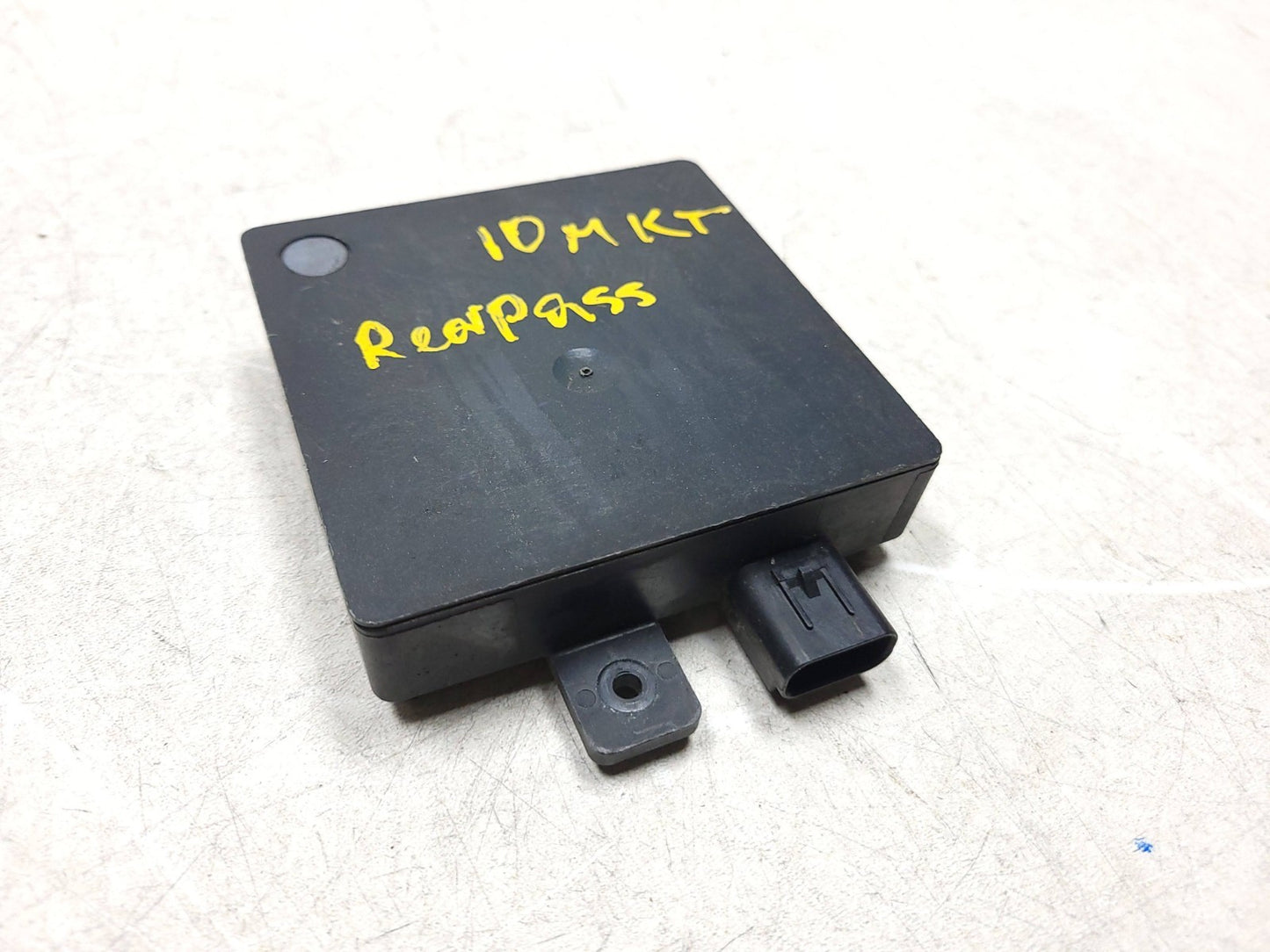 10-12 Lincoln MKT Blind Spot Sensor Ae9t-14c689 Pair OEM