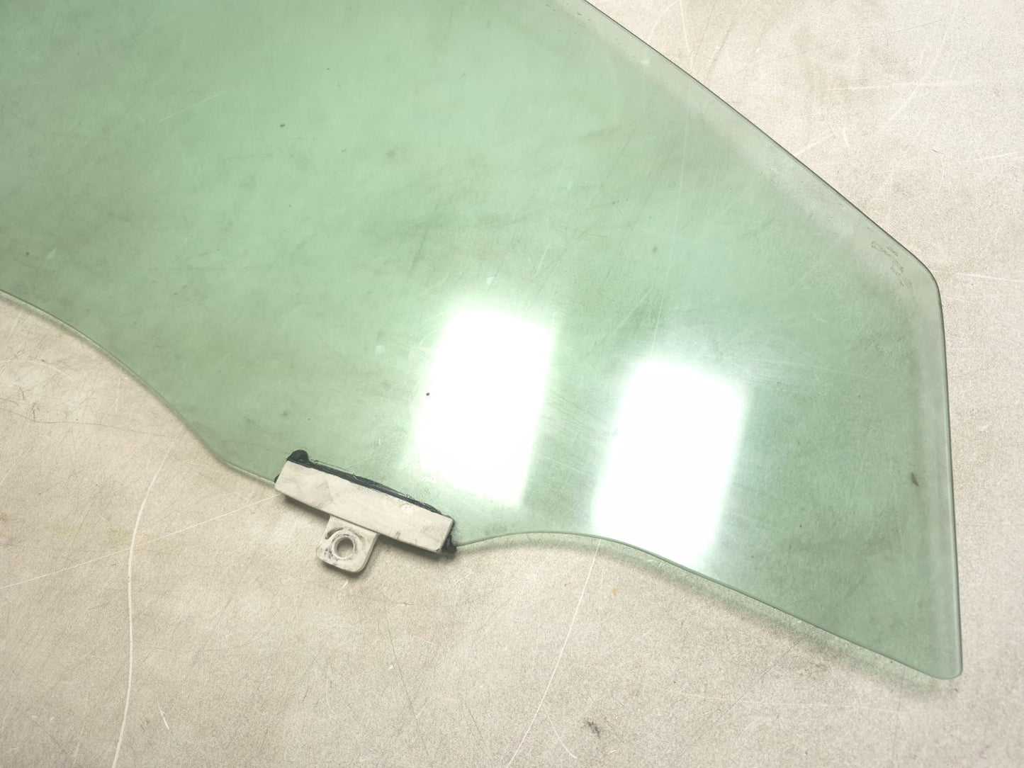 2007 Toyota Corolla Front Door Window Glass Passenger Side Right OEM