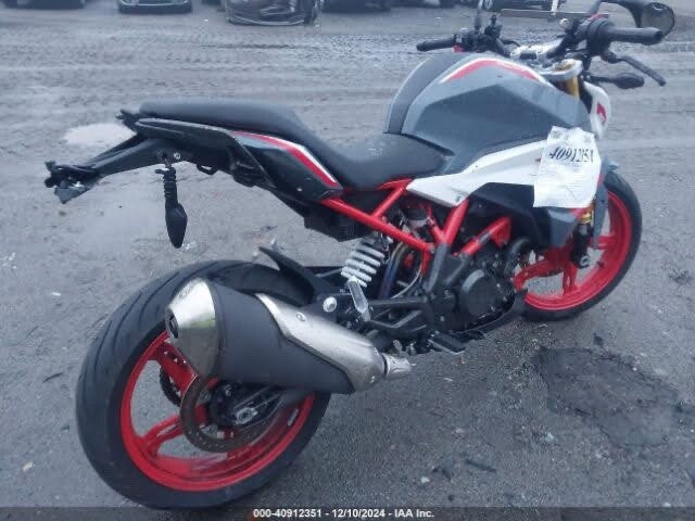 2017 - 2021  BMW G310 R Radiator Grille Side Cover Fairings OEM