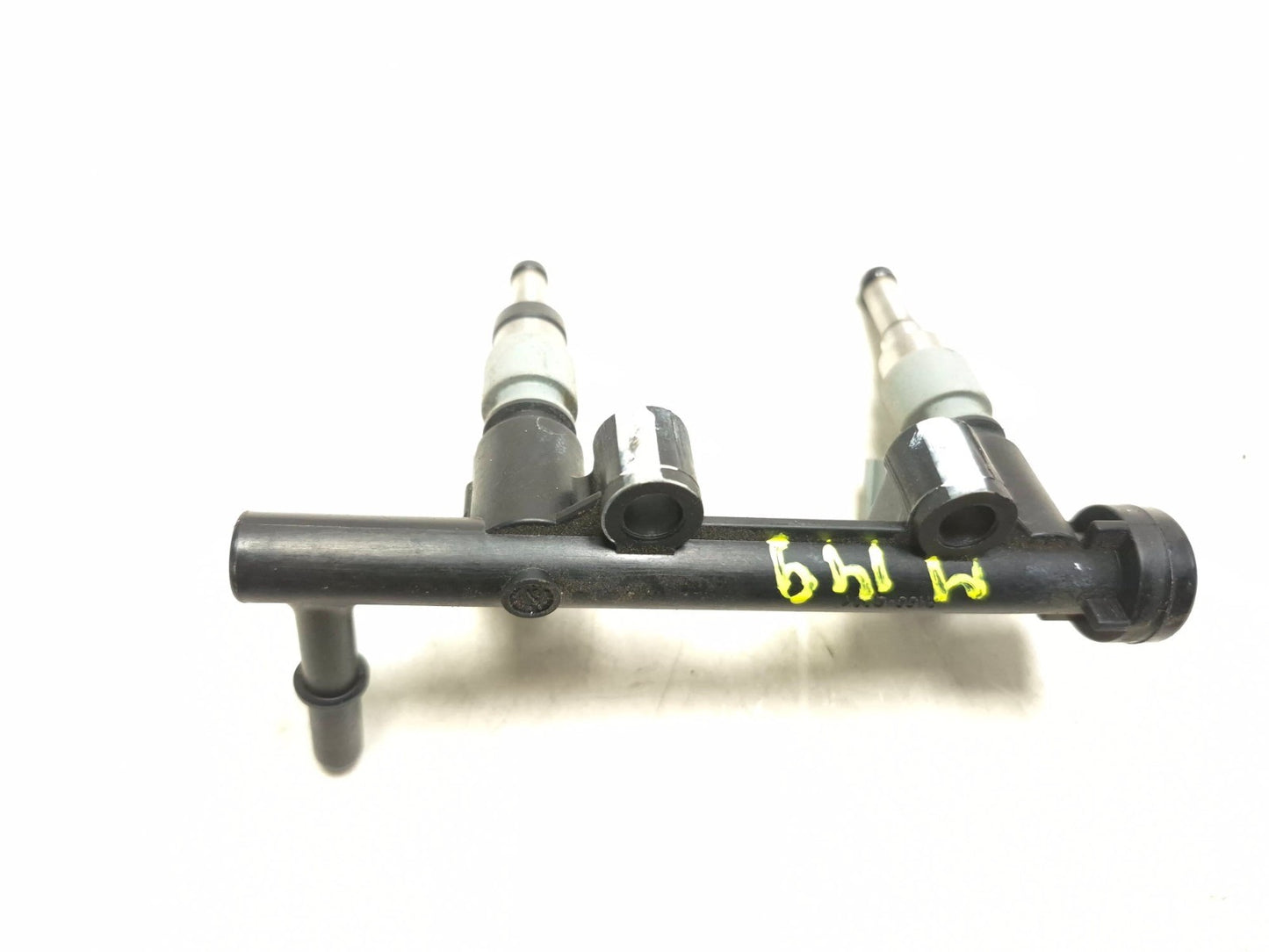 2025 Yamaha Yzf R3 Fuel Rail W/ Injector Assy OEM