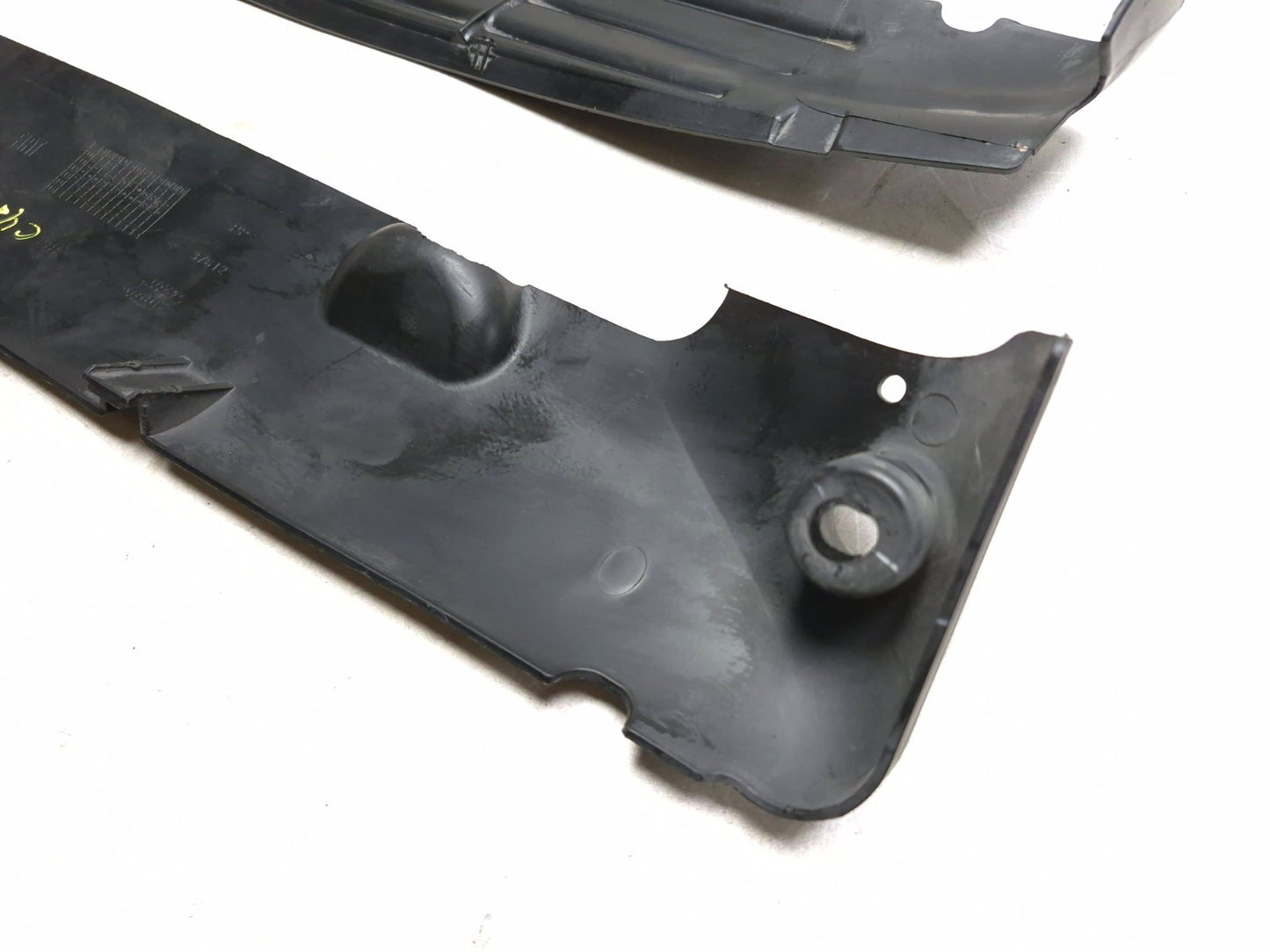 2013 Fiat 500 Turbo Front Radiator Protection Seal Cover Trim 2pcs OEM