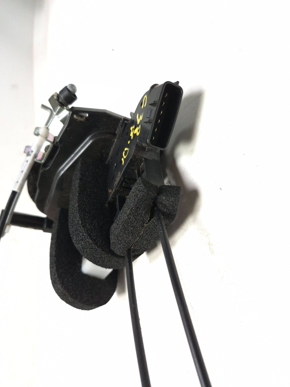 2015 Nissan Juke Door Lock Actuator & Handle Front Driver Side Left OEM