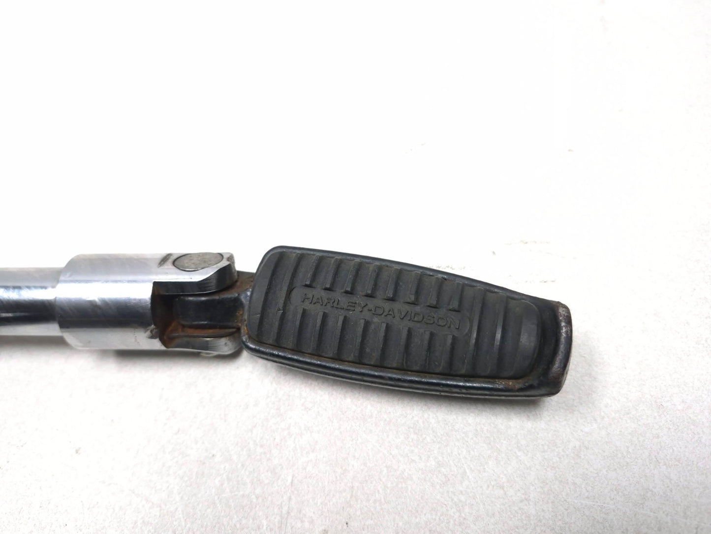 2009 Harley-davidson Sportster Xl883l Left Foot Peg & Mount Bracket OEM