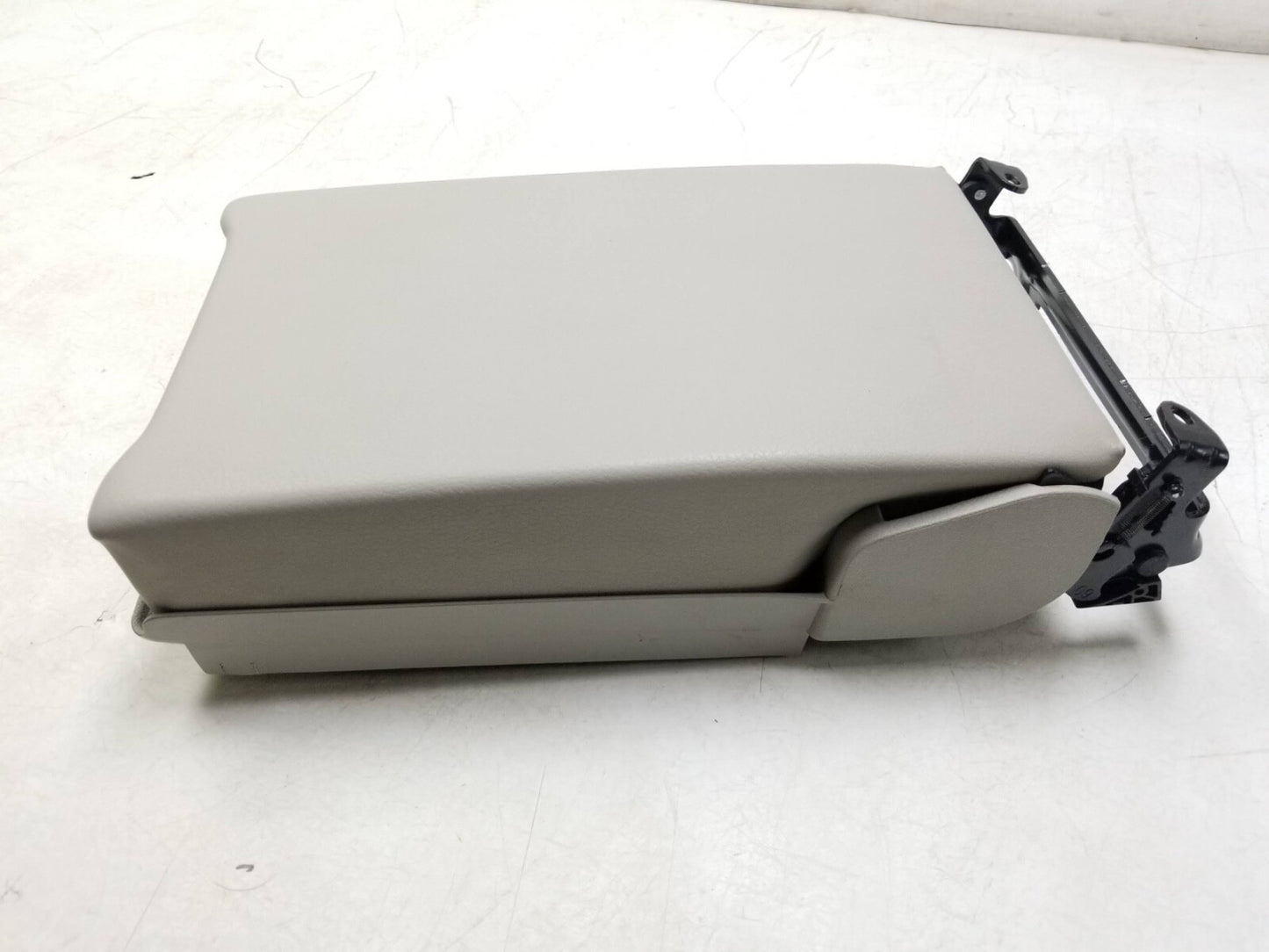 2009 - 2017 Audi Q5 Rear Armrest / Cup Holder OEM