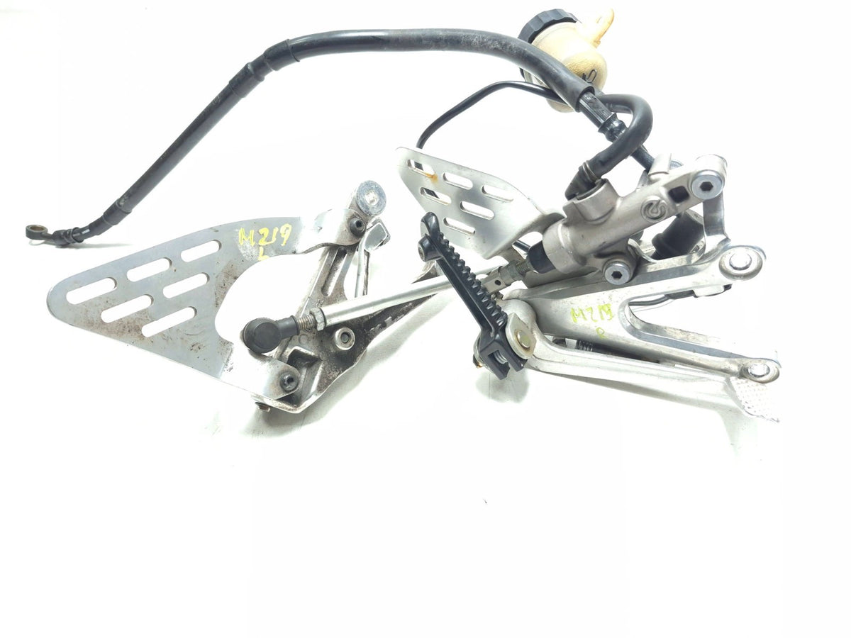 2003 - 2009 Yamaha Yzf R6 Front Foot Peg Bracket & Master Cylinder & Shifter 2pc
