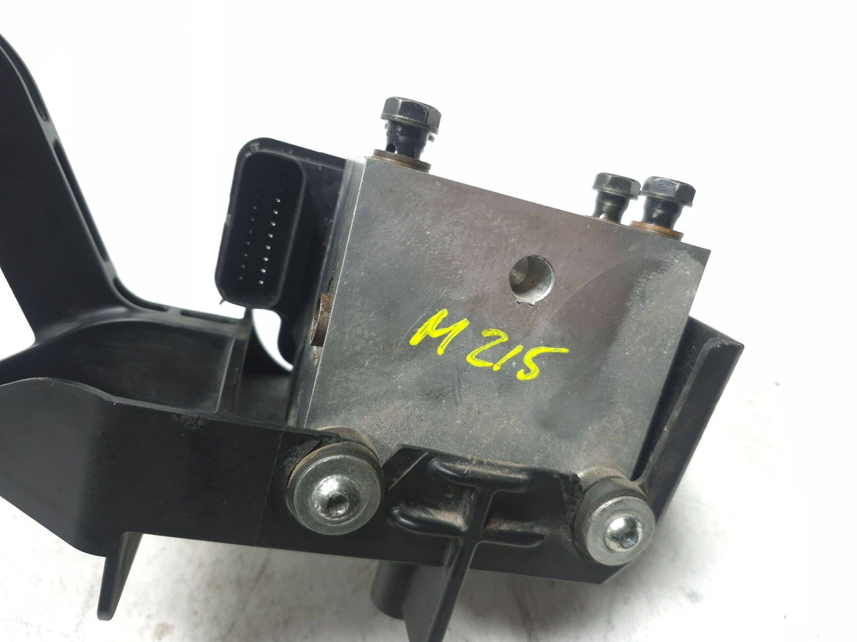 2008 Harley Touring Street Glide Road King ABS Anti Lock Brake Pump 40649-08