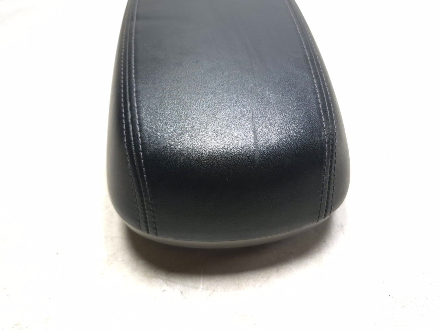 2010 Hyundai Tucson Center Console Armrest OEM