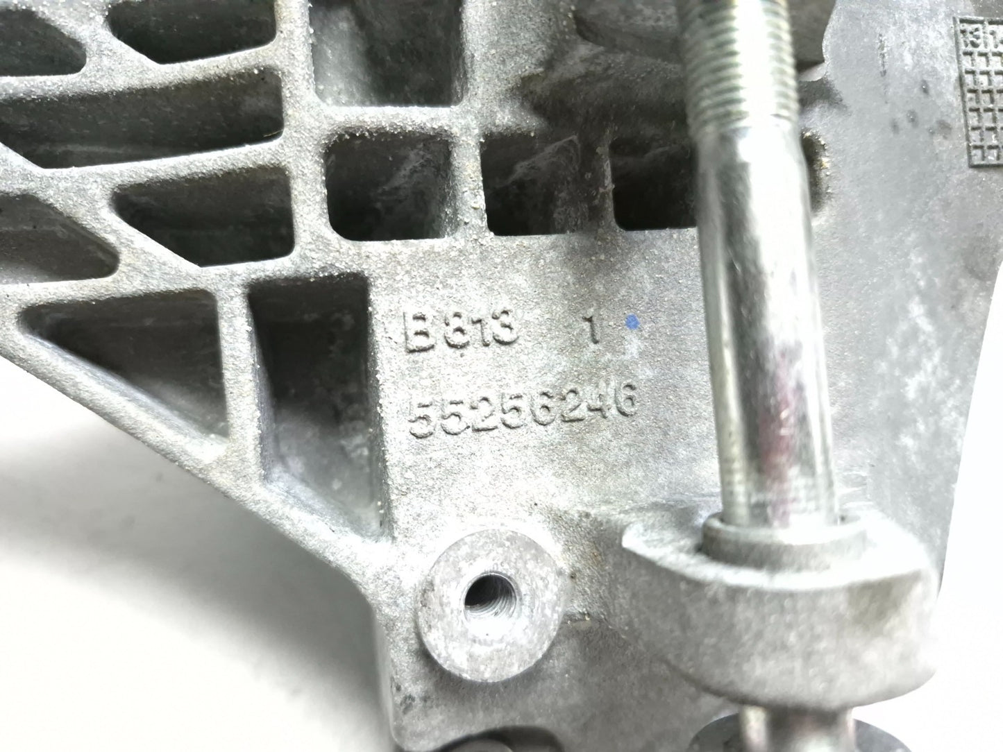 2014 Fiat 500l Ac Compressor Alternator Engine Bracket OEM