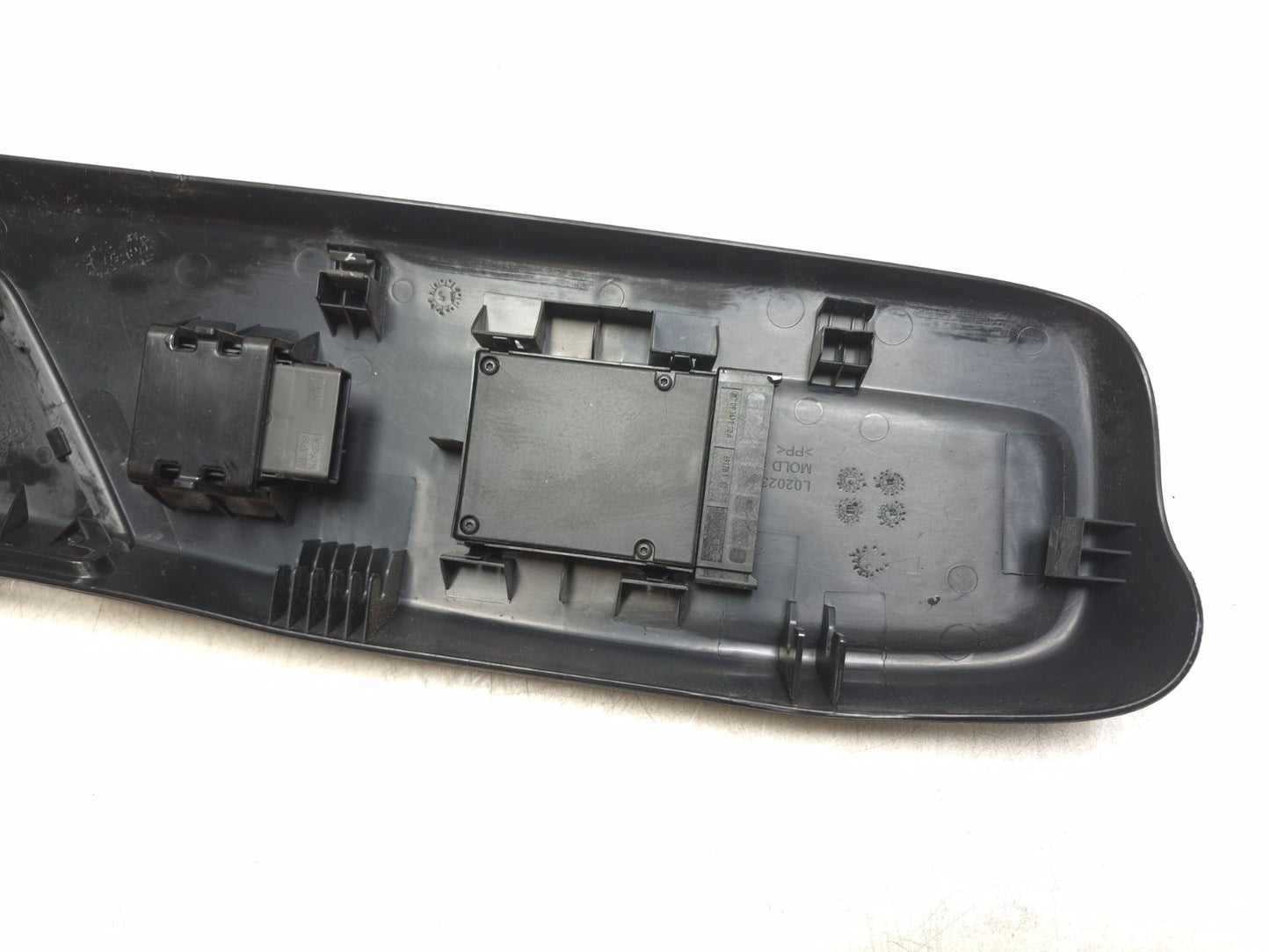 2018 Chrysler 300 Front Seat Trim Cover W/ Switch Right Passenger Side OEM