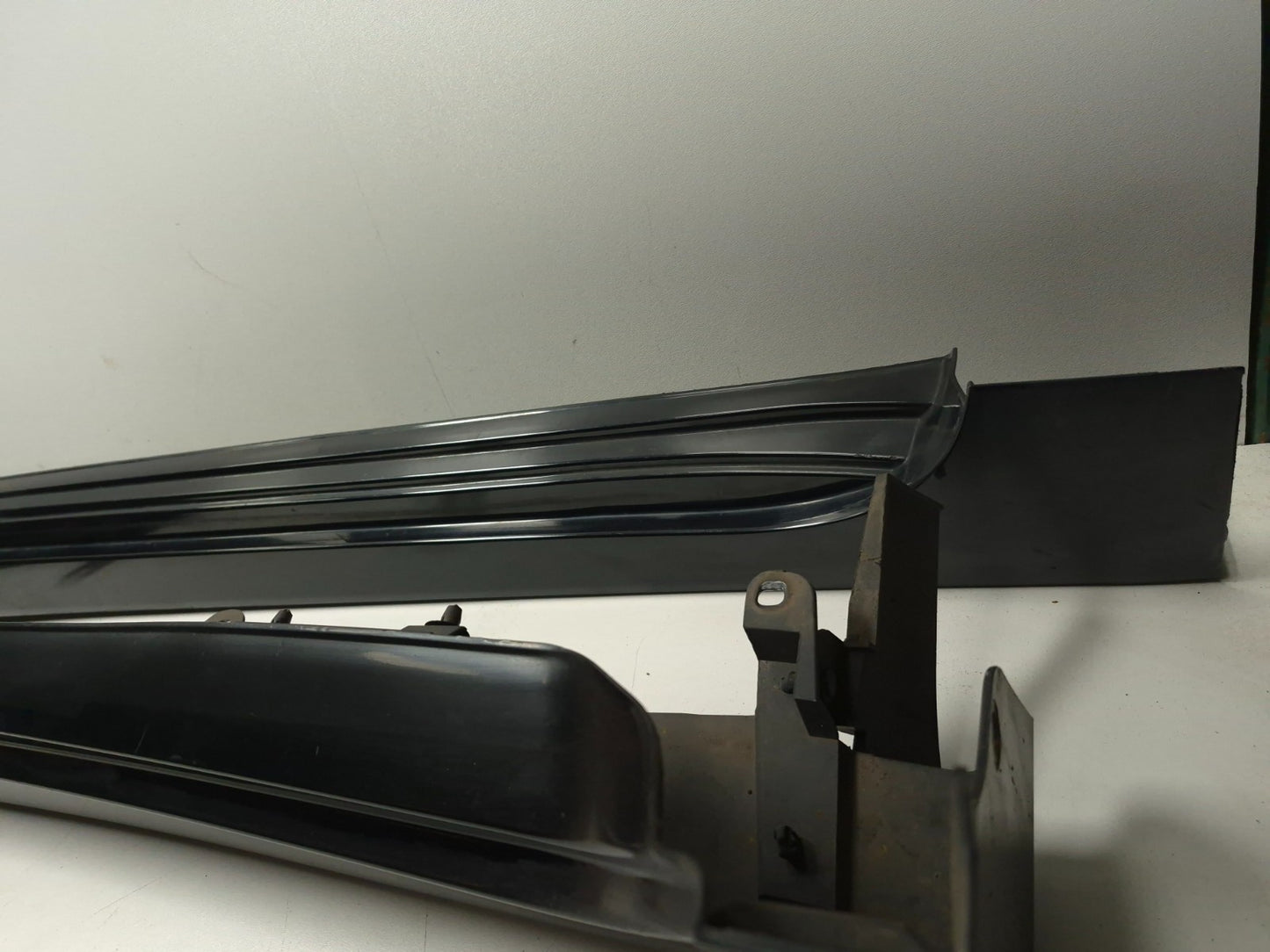 2018 Nissan Altima Side Rocker Panel Skirt Molding Left & Righ  OEM