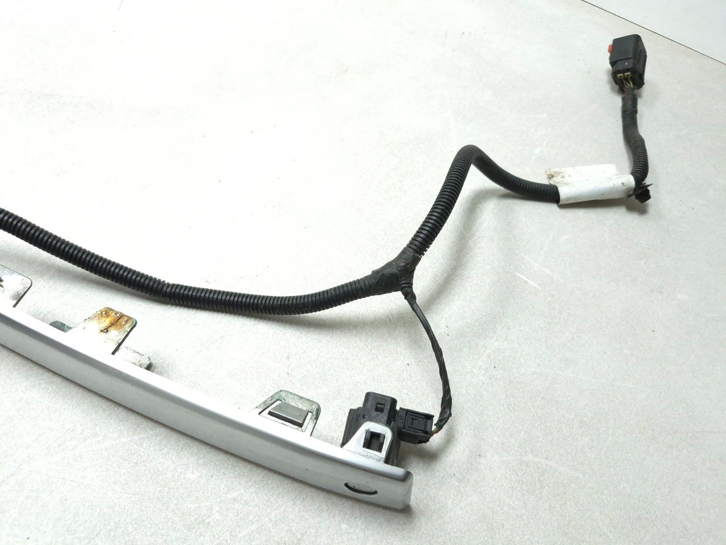 2007 Jeep Grand Cherokee Rear Bumper Cover W/ Parking Sensor Assy OEM