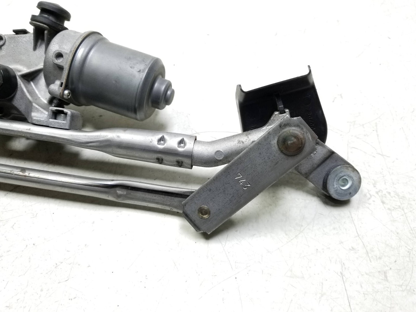 2013 - 2016 Scion Fr-s Windshield Wiper Motor W/ Linkage OEM