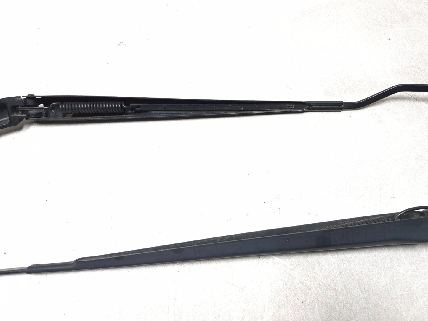 2013 Dodge Grand Caravan Windshield Wiper Arm Pair Oem✅