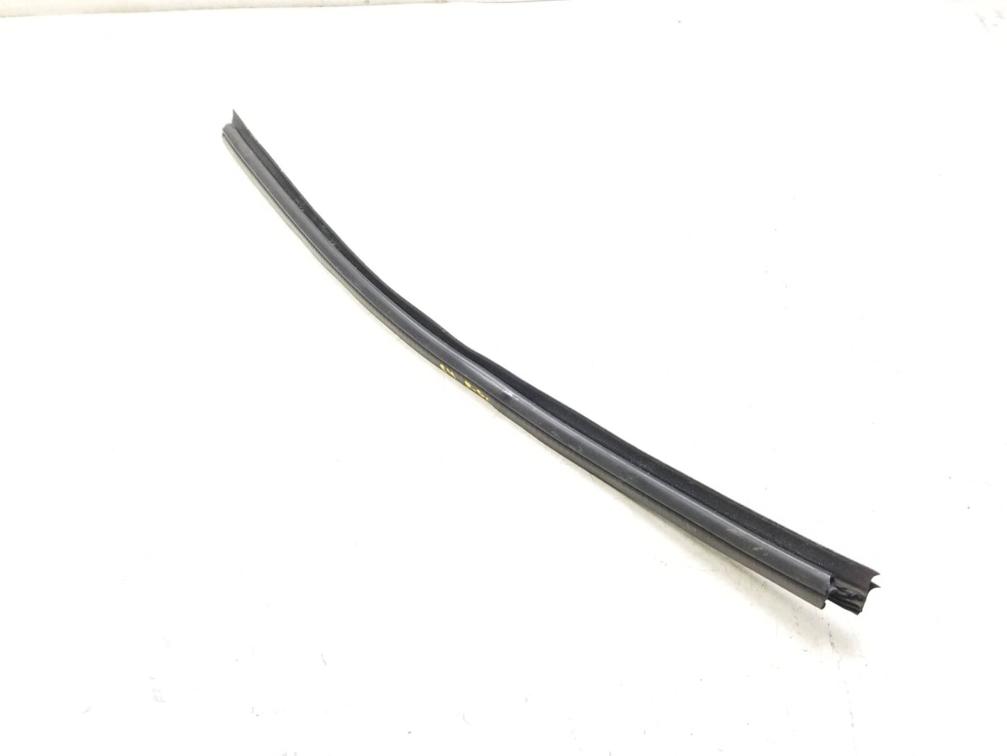 2010 - 2016 Cadillac SRX Door Glass Belt Seal Molding 3 Pcs OEM