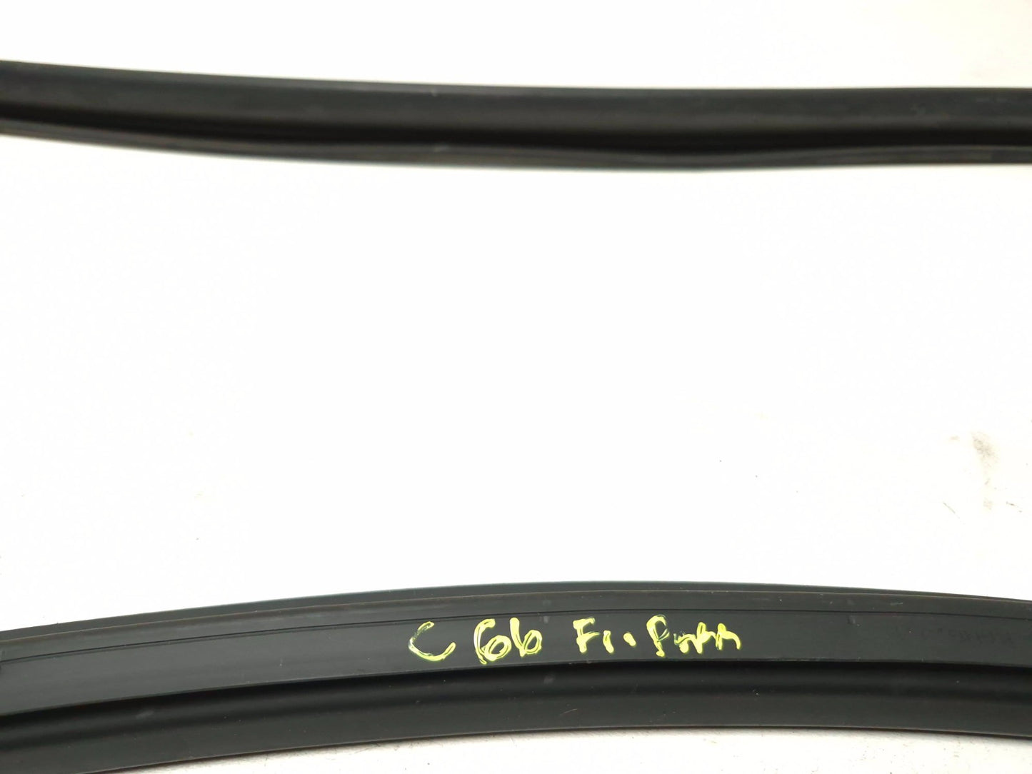 2012 Hyundai Sonata Front Door Weatherstrip Seal Passenger Right 5pcs OEM