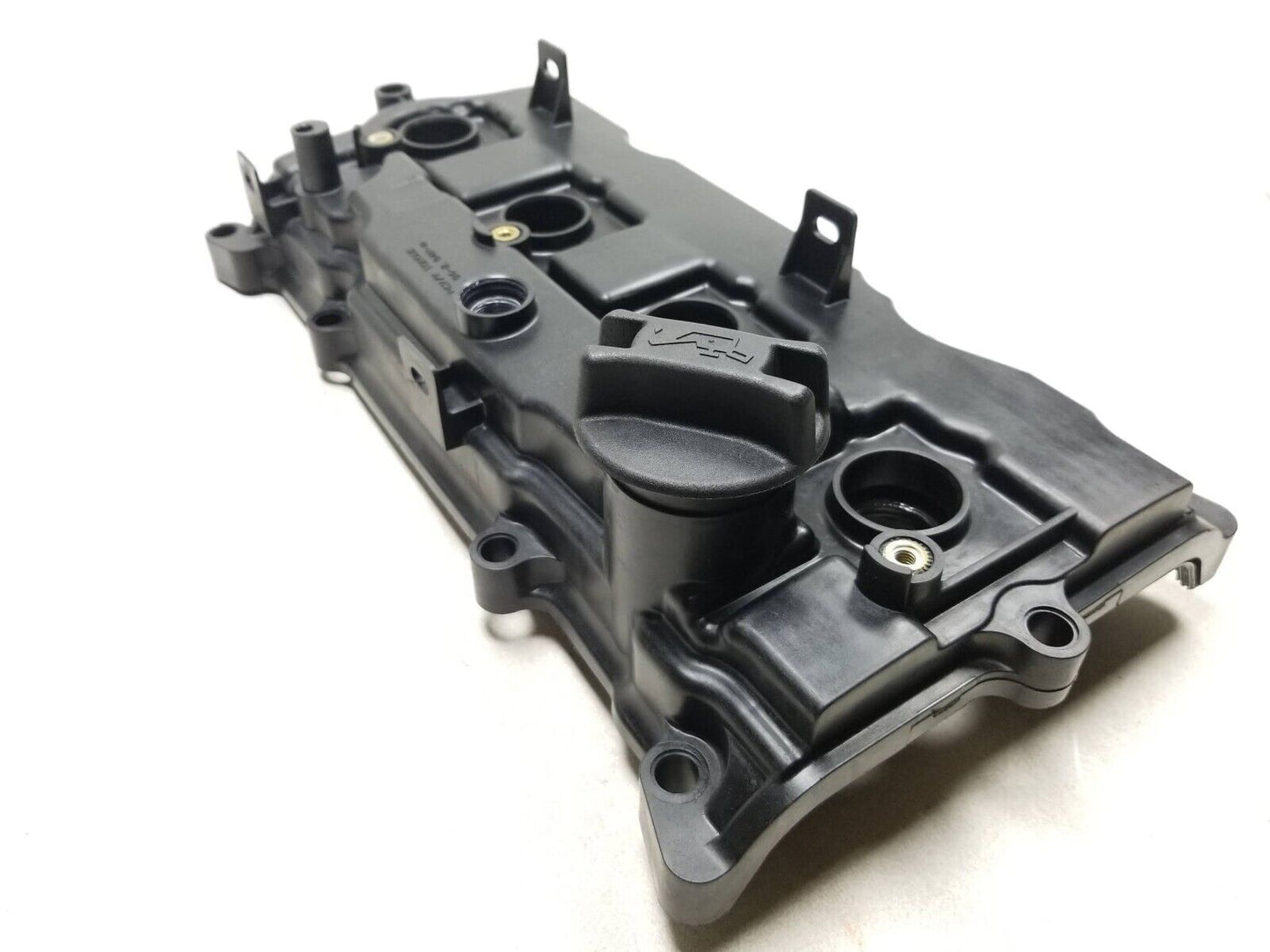 2013 - 2017 Nissan Rogue Engine Valve Cover OEM