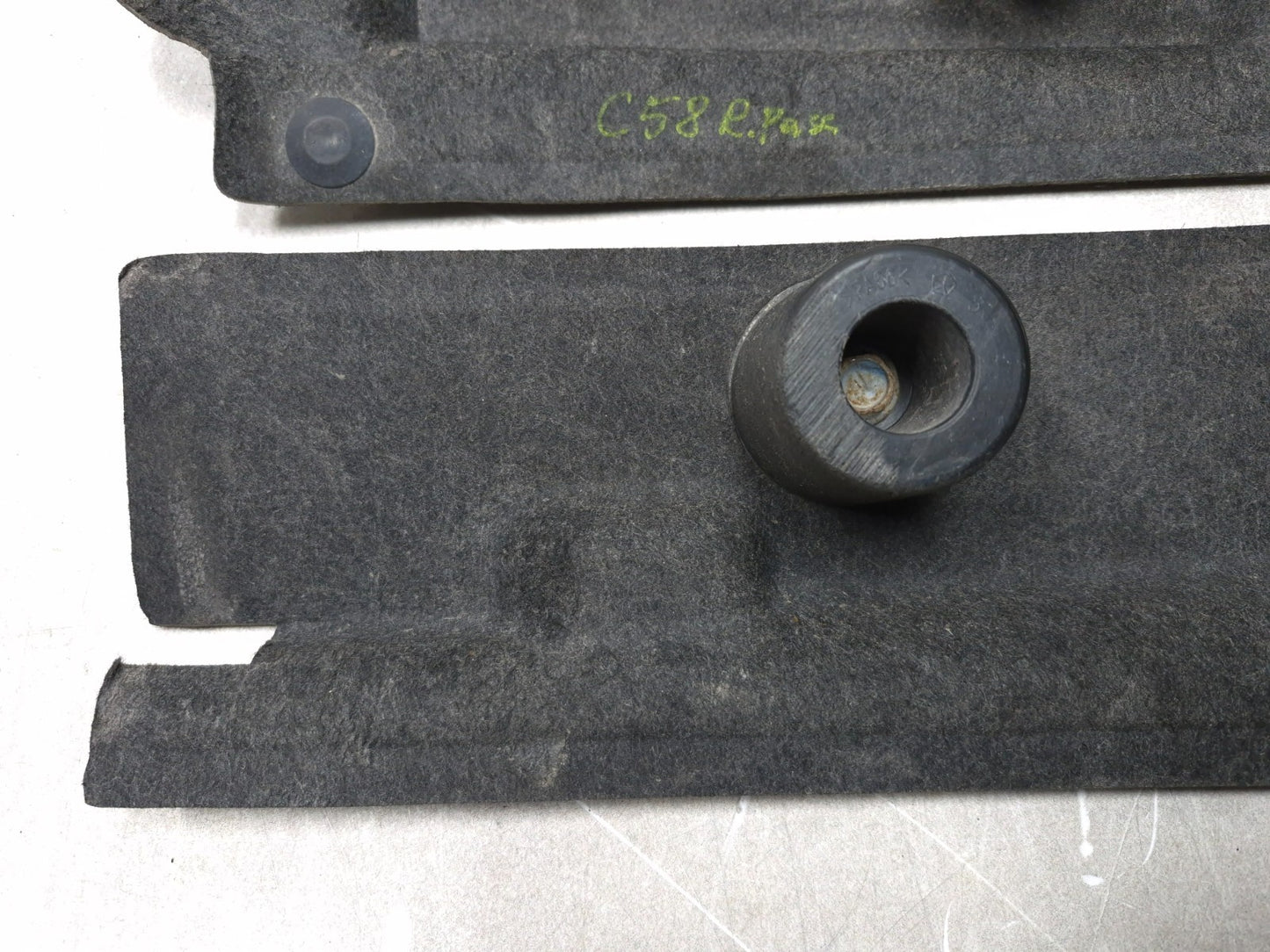2018 Chrysler 300 Rear Hoist Pad Left & Right OEM