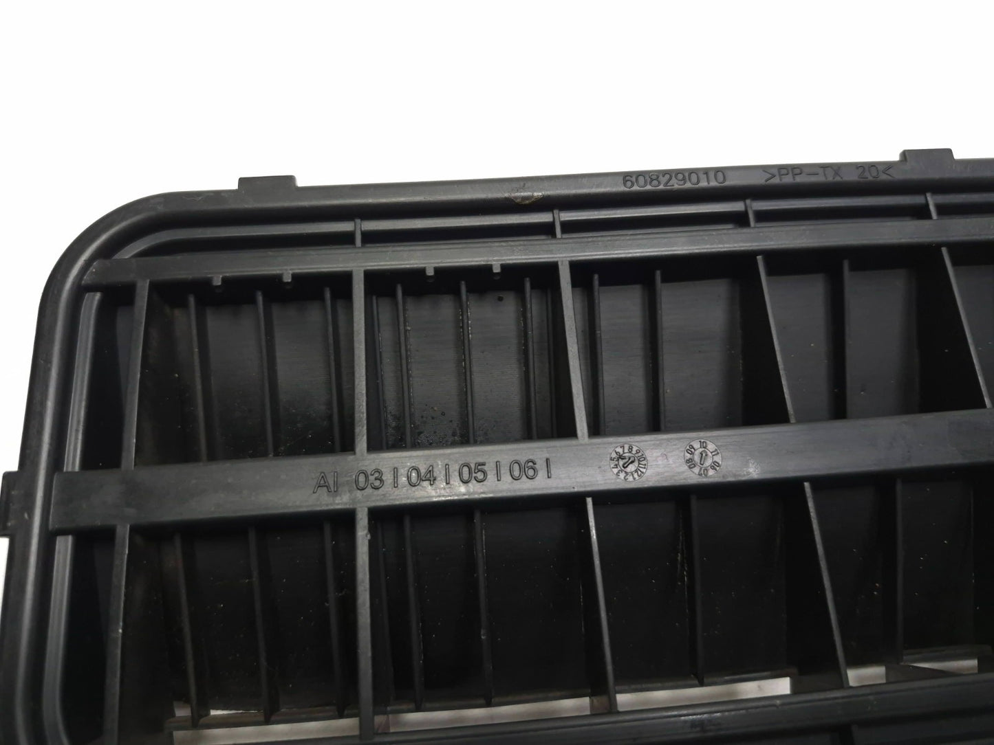 2011 BMW 750li Rear Quarter Air Pressure Vent Grille Left & Right OEM